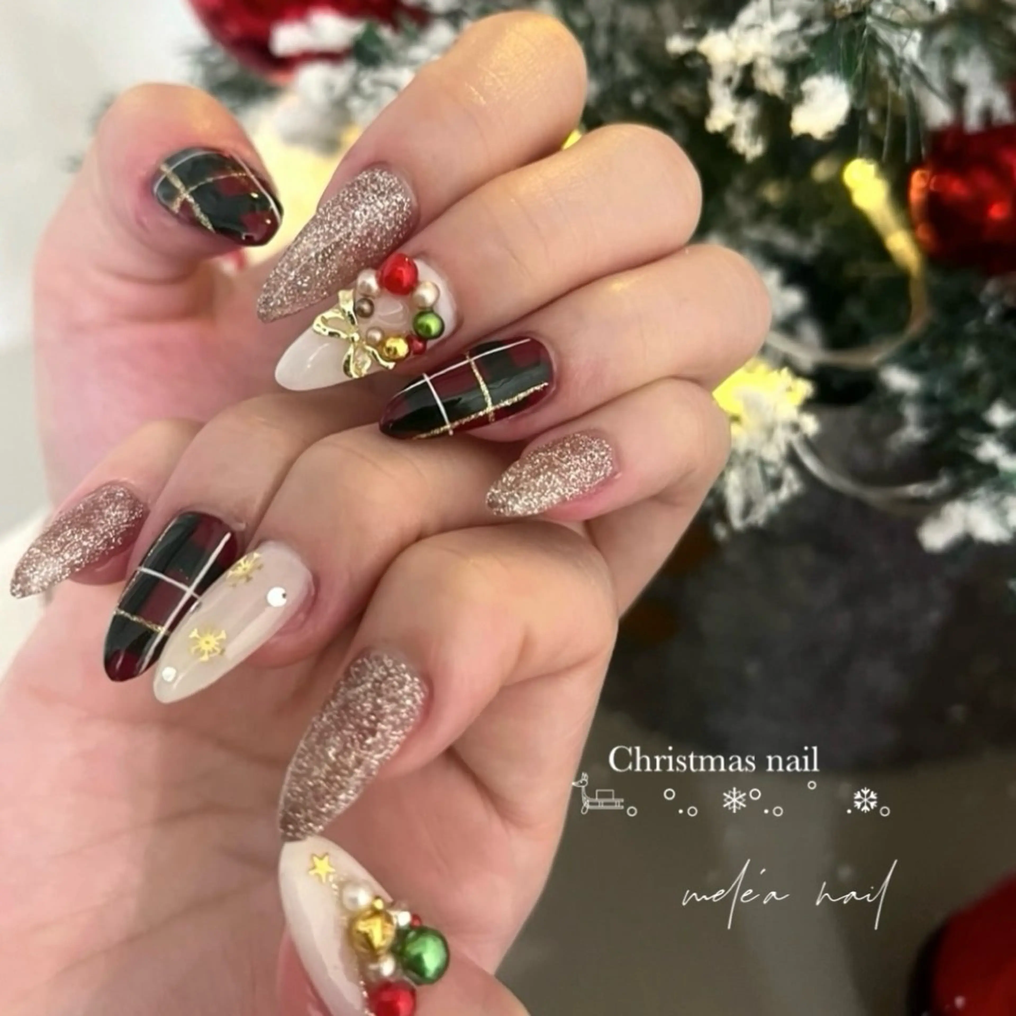 ネイル クリスマス miho meléanailのネイルデザイン