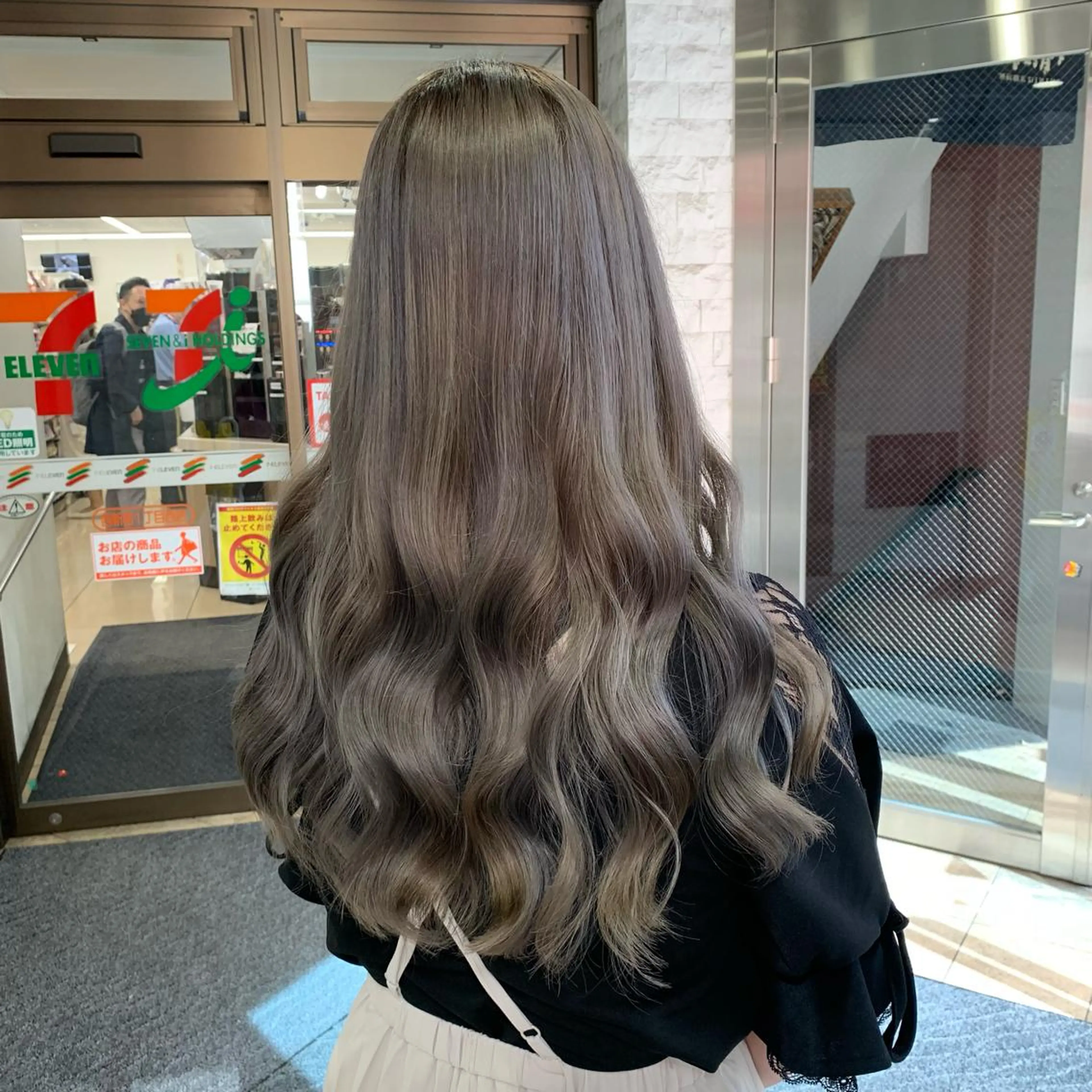 ロング カラー ヘアアレンジ ヘアカラー トリートメント 代表🎀 ふわモテ愛 され髪🩷yumiのヘアスタイル