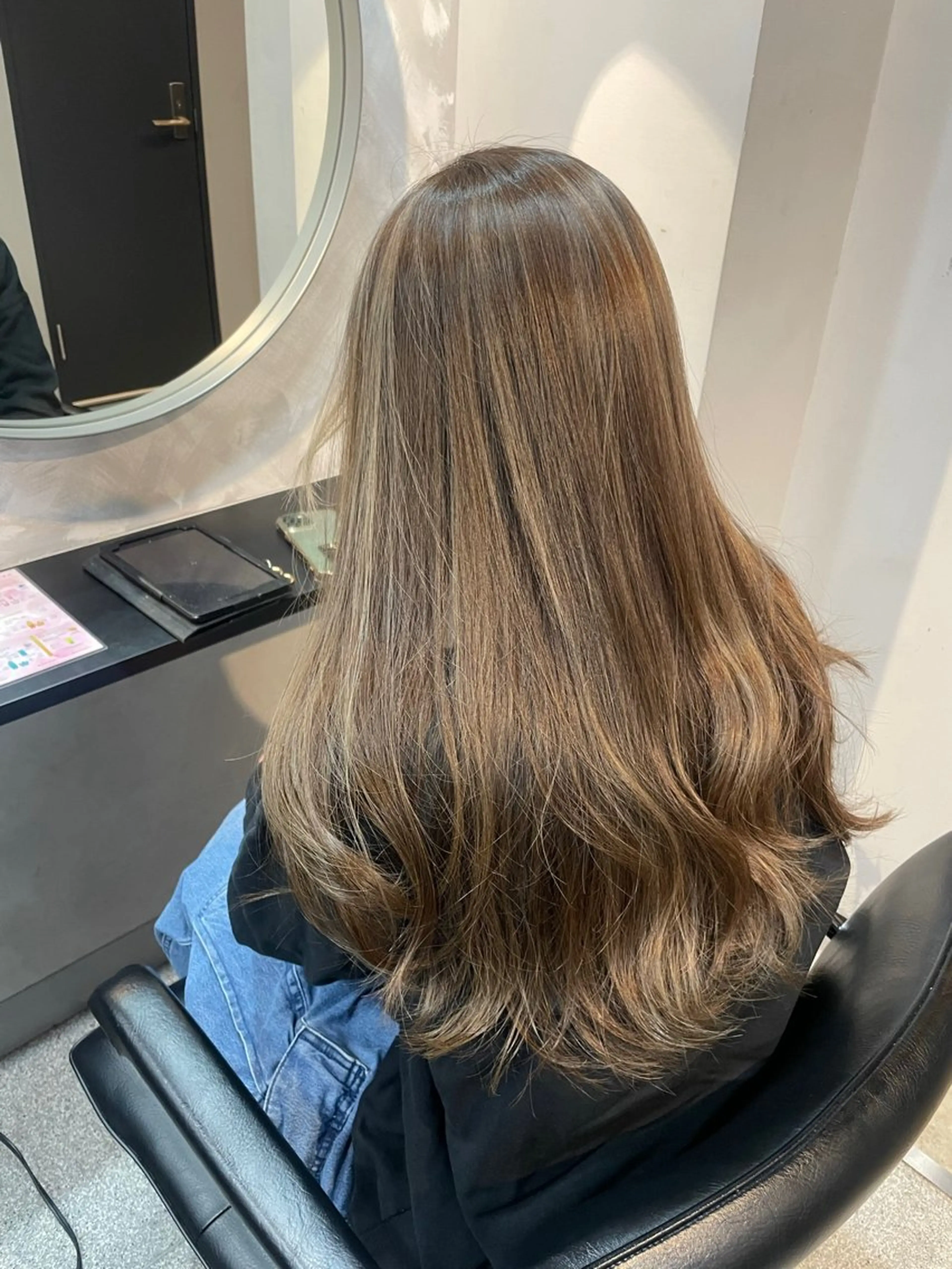 ミディアム ハイライト ケアブリーチ/ エクステ/レイヤーのヘアスタイル