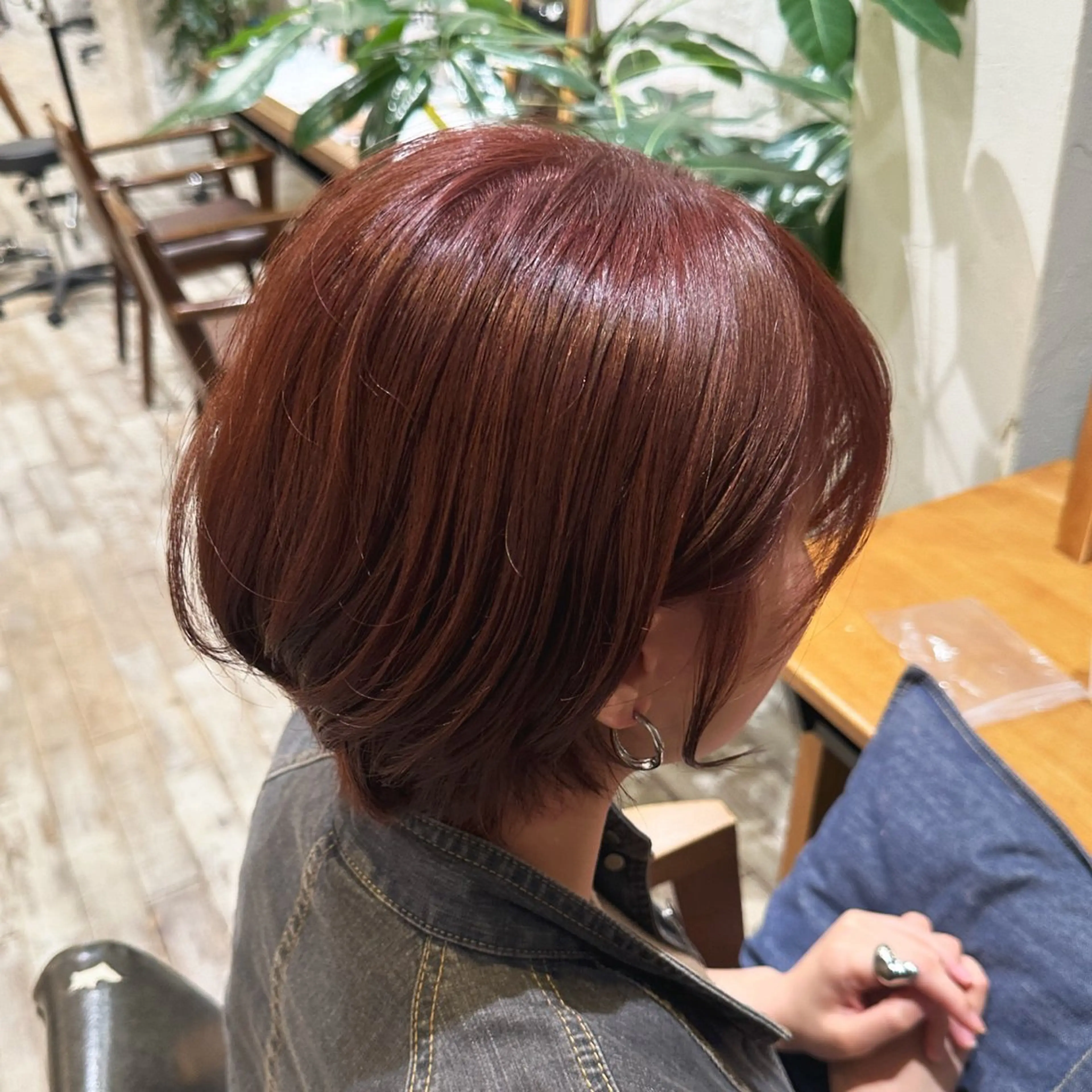 ショート カラー Aura所属・丸山 心 / 艶カラーのヘアスタイル