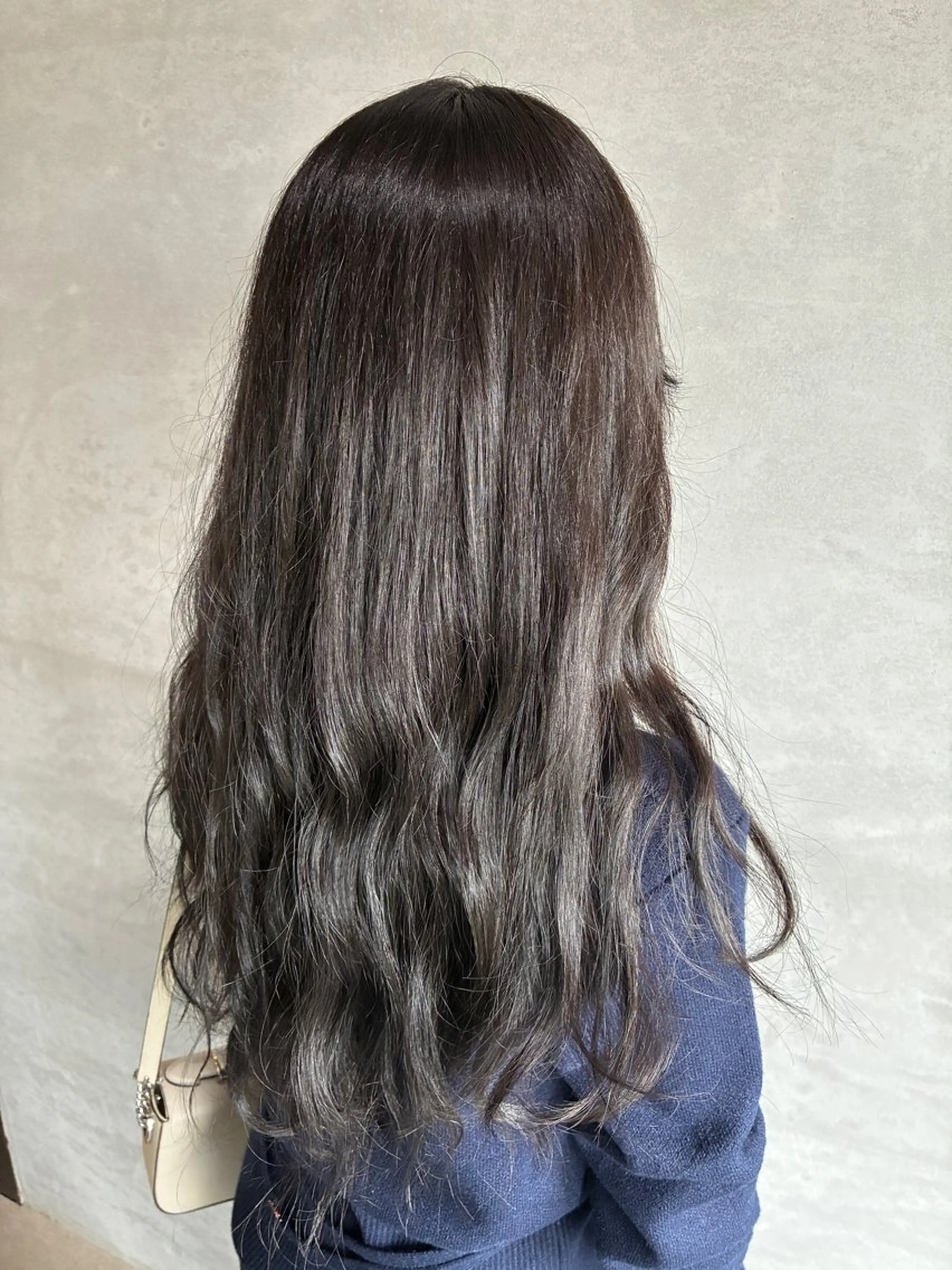 ロング カラー ブルーカラー ブルーグレー ブルーグレージュ 透明感カラー グレージュ ヘアカラー wacca所属・安城/艶感カラー 🩷似合わせ🎀もえのヘアスタイル