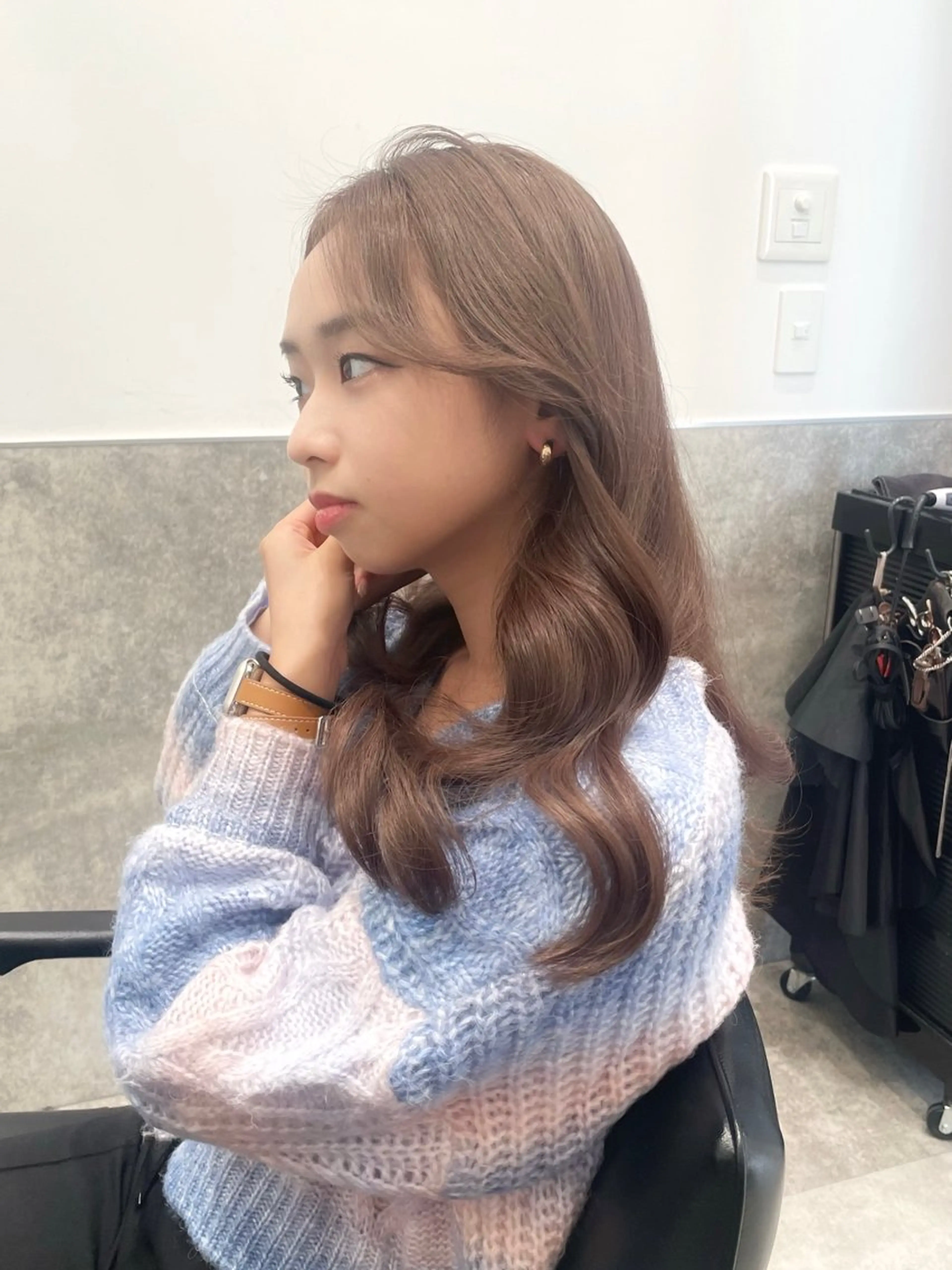 セミロング カラー ヘアアレンジ ベージュカラー ブリーチ 透明感カラー ミルクティーベージュ ブリーチなしカラー カット ヘアカラー トリートメント ヘアセット ニュアンスハイトーン 🌙サイダサキのヘアスタイル