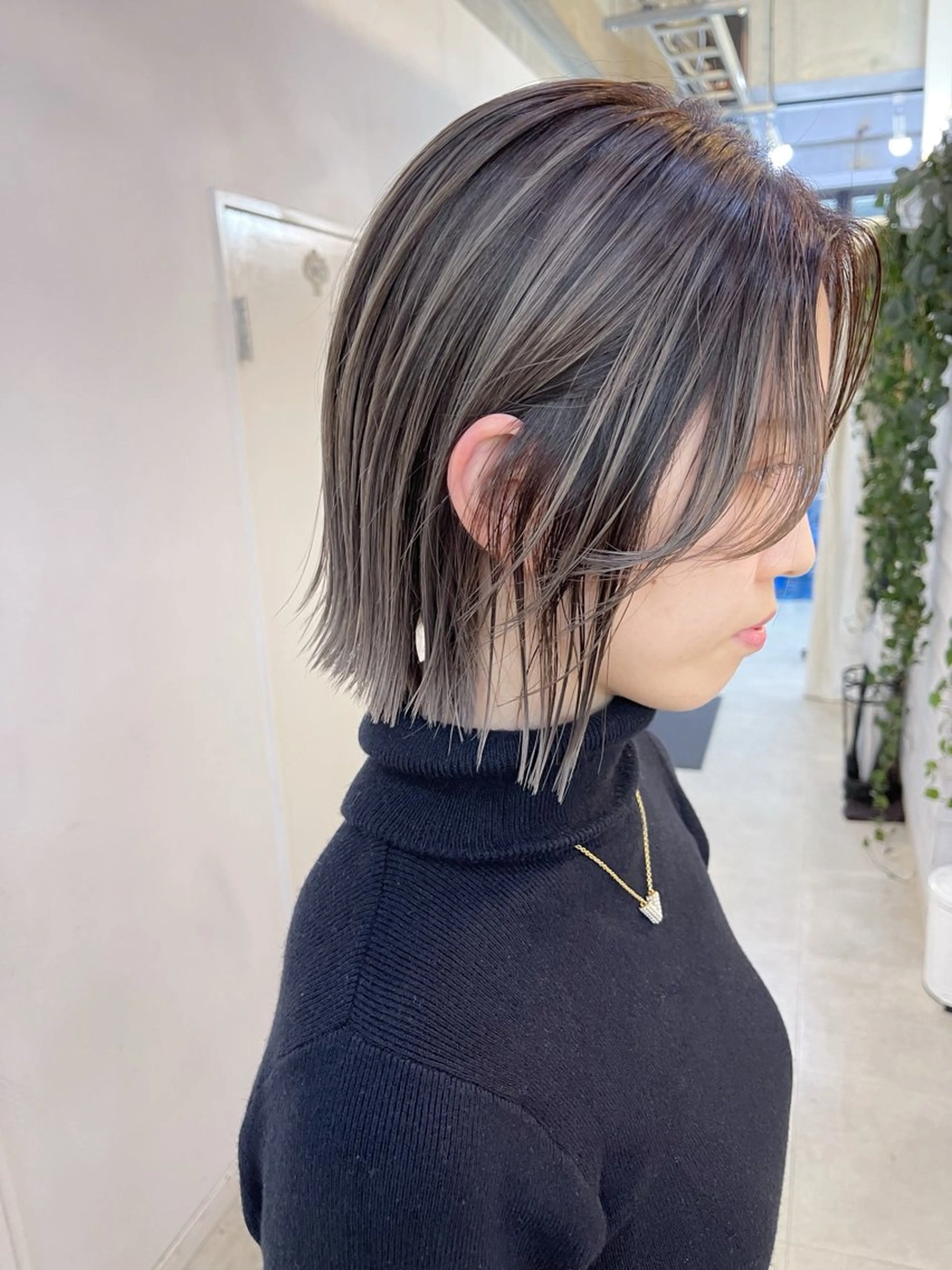 ミディアム ボブ ハイライト カット ヘアカラー トリートメント AiM 大名のヘアスタイル