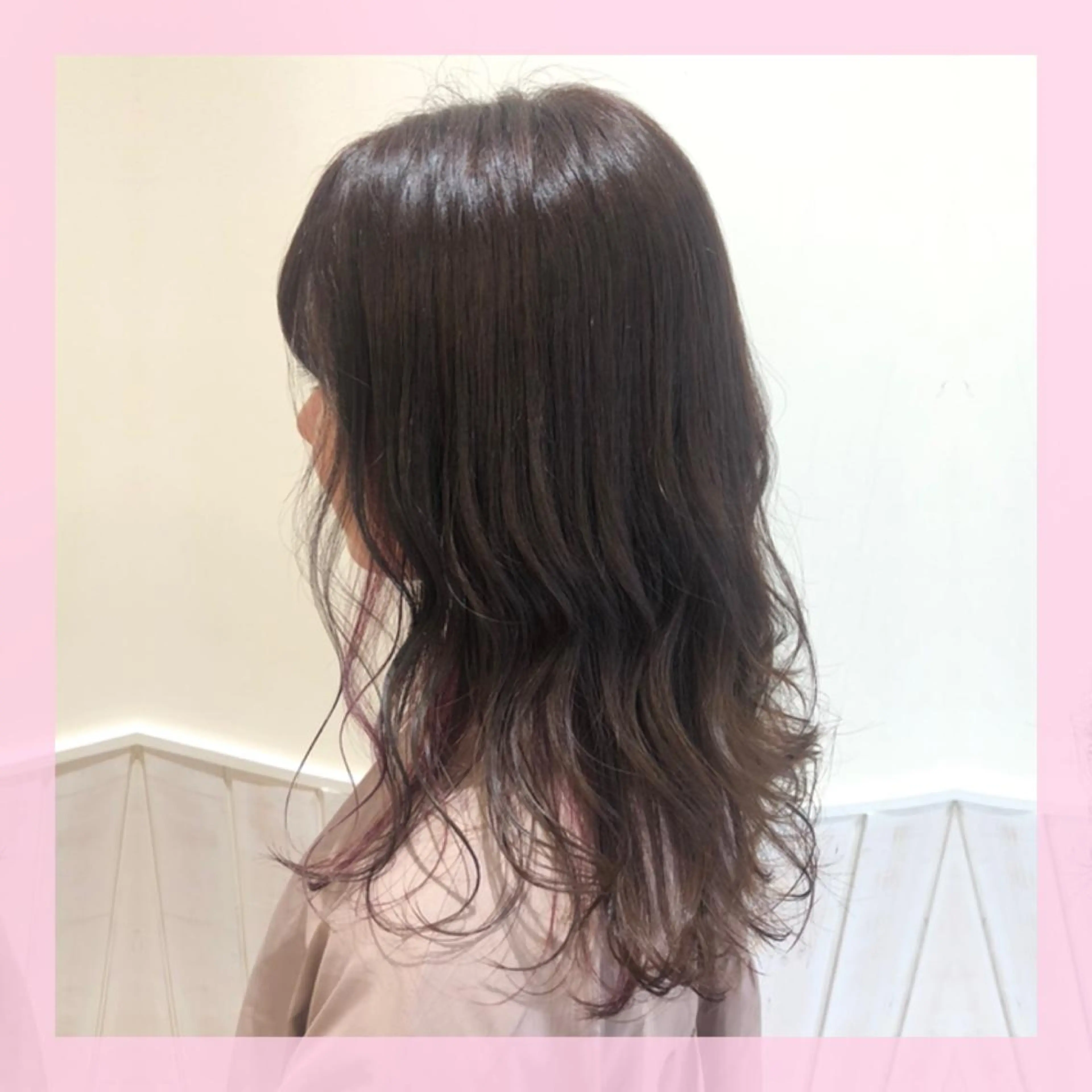 セミロング カラー インナーカラー ピンクカラー カット ヘアカラー plum.所属・🍒前川 🍒のヘアスタイル
