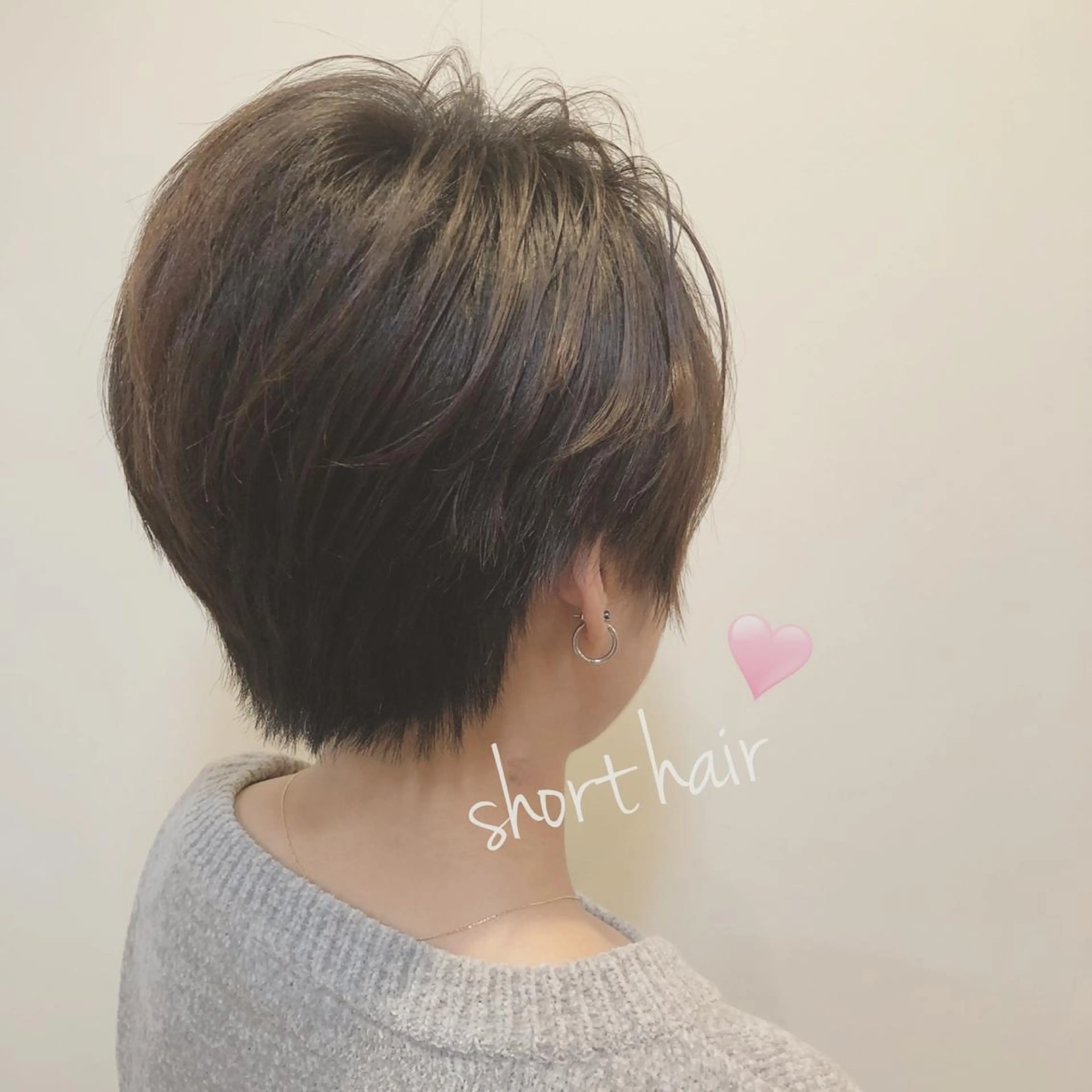 ショート アッシュ ショートヘア カット ヘアカラー トリートメント ＨＩ ROのヘアスタイル