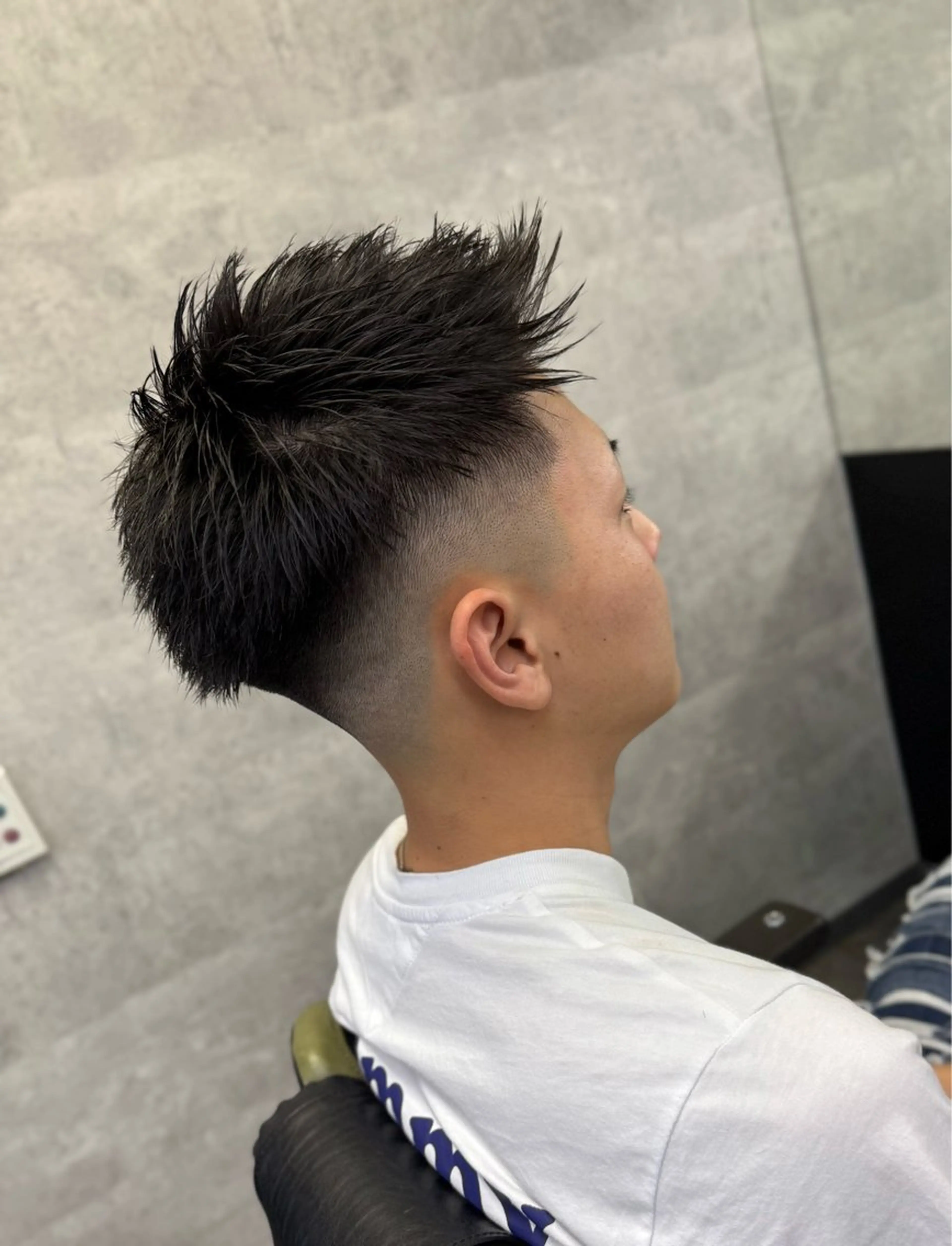 ショート メンズ フェードカット モヒカン ヘアサロン髪ing所属・橋本 羽玖のヘアスタイル