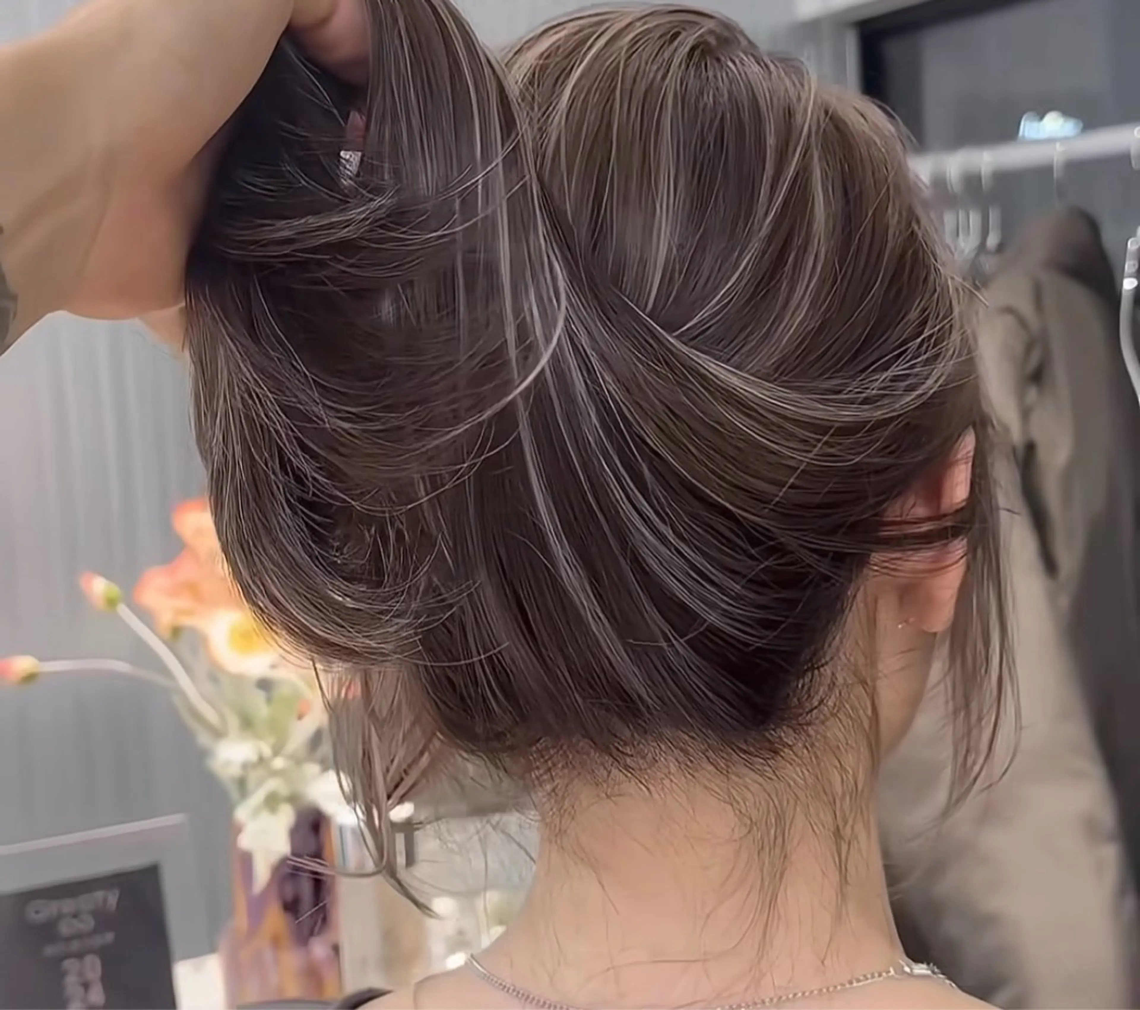 ロング カラー ベージュカラー グレージュ ハイライトカラー ミルクティーベージュ ハイライト ヘアカラー 🌊海外ハイライト リタッチ/グレー系のヘアスタイル
