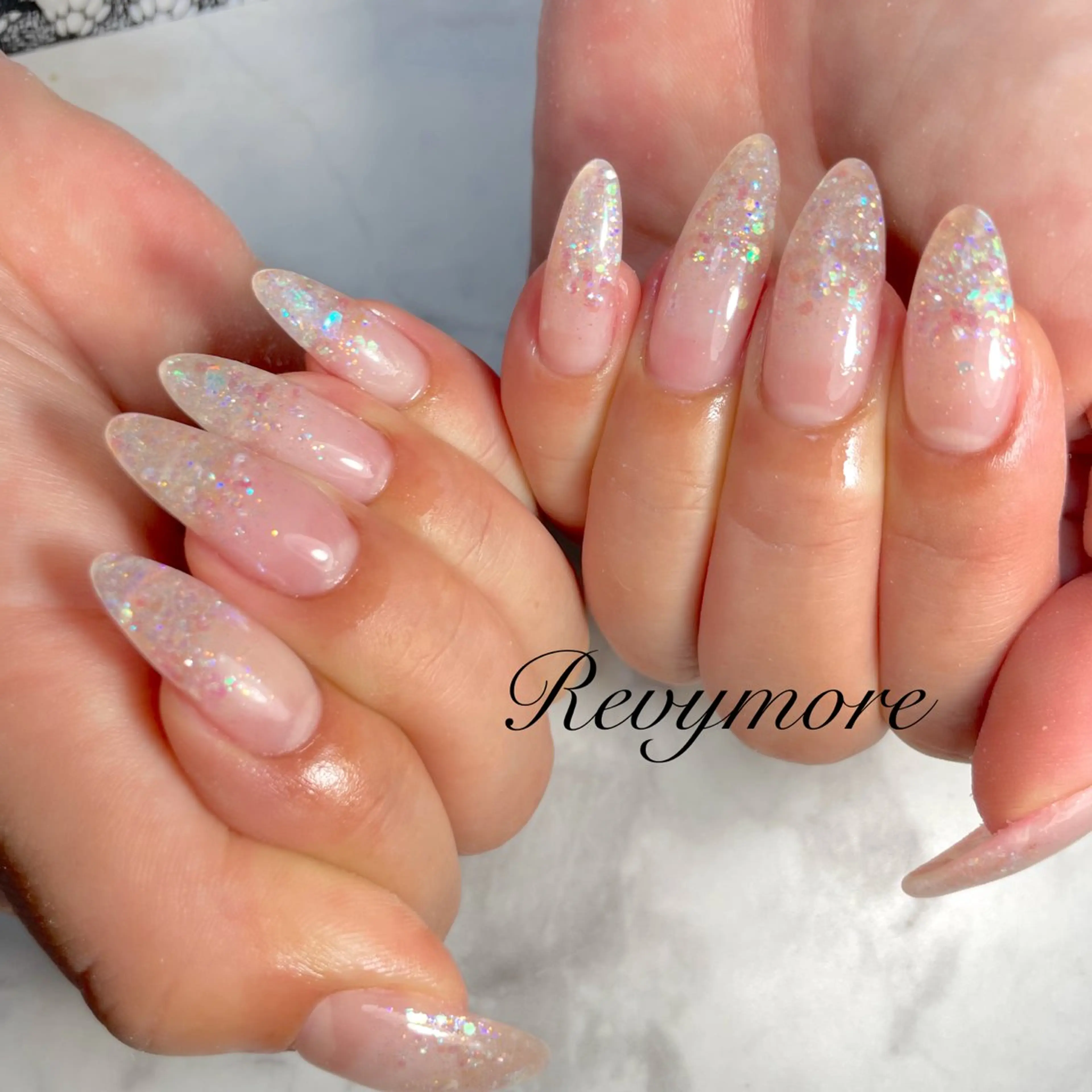 ネイル オーロラネイル クリアネイル ジェルネイル ニュアンスネイル オフィスネイル nail salon Revymore所属・nail salon Revymoreのネイルデザイン