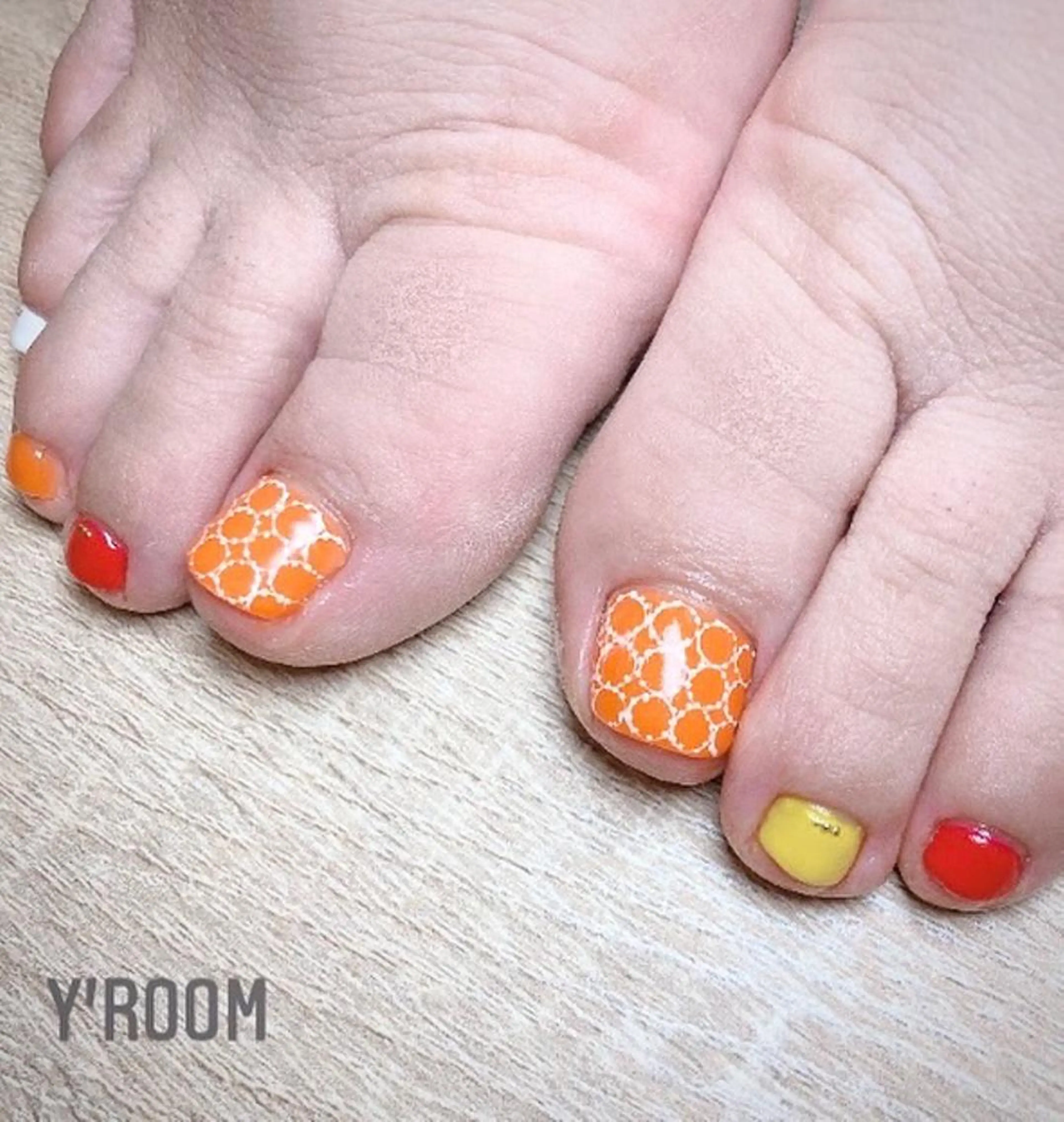 ネイル オーロラネイル フラッシュネイル フットネイル ジェルネイル 氷ネイル・うるうるネイル YUKA （ネイリスト）のネイルデザイン