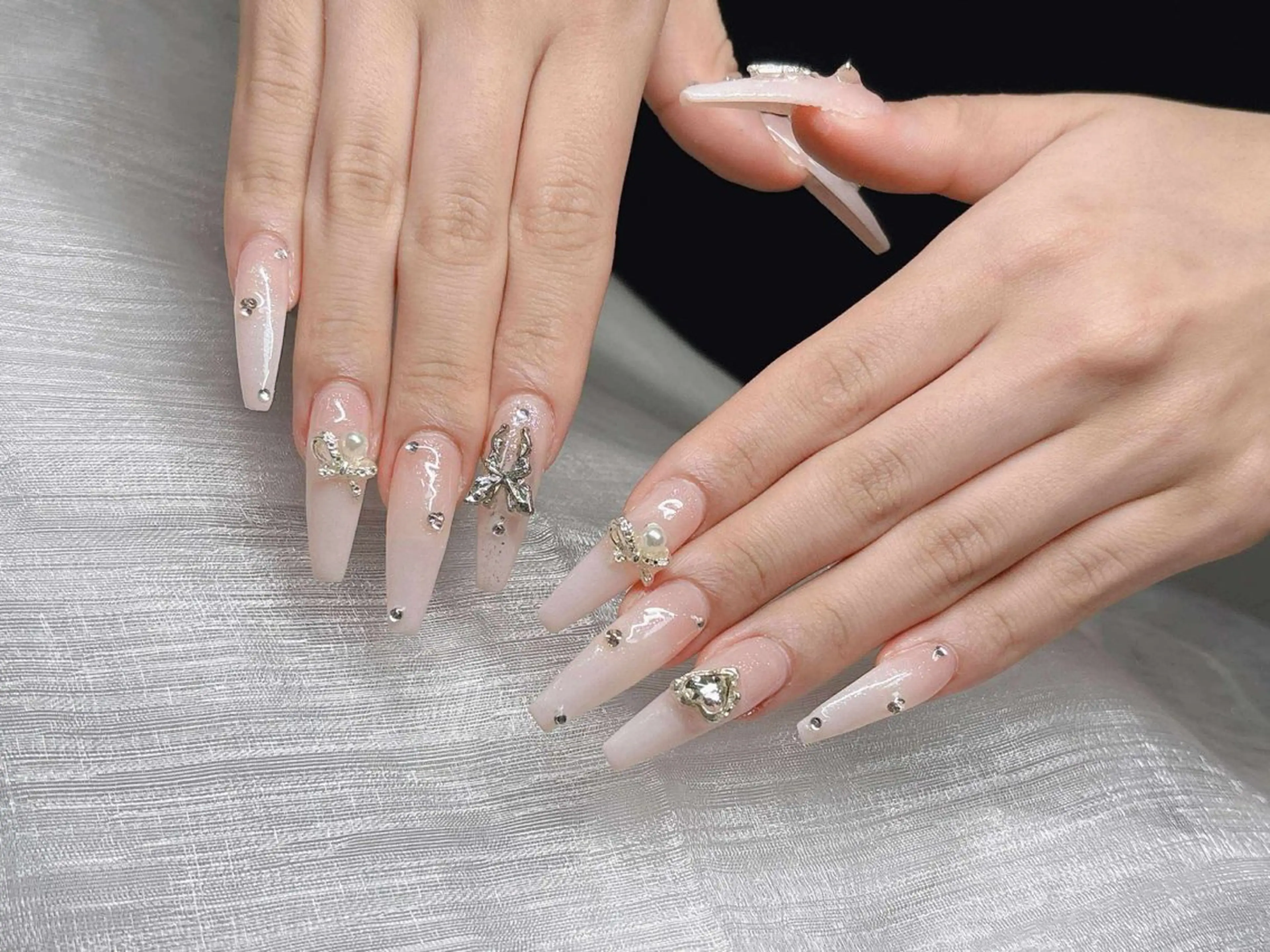 ロング パーマ Lumi nail所属・黄 田のネイルデザイン