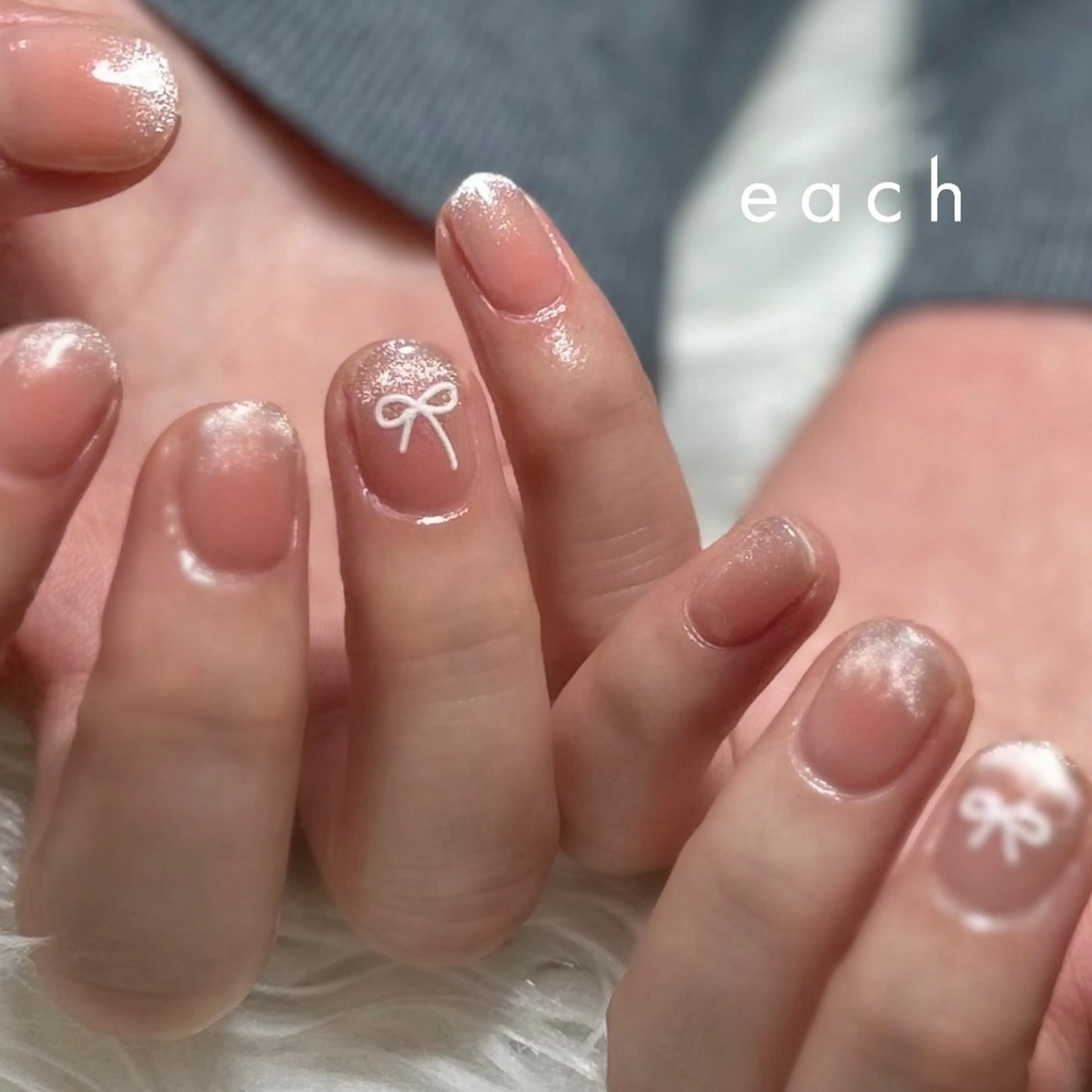 ネイル マグネットネイル ハンドネイル 𝒆𝒂𝒄𝒉 kanako 🕊のネイルデザイン