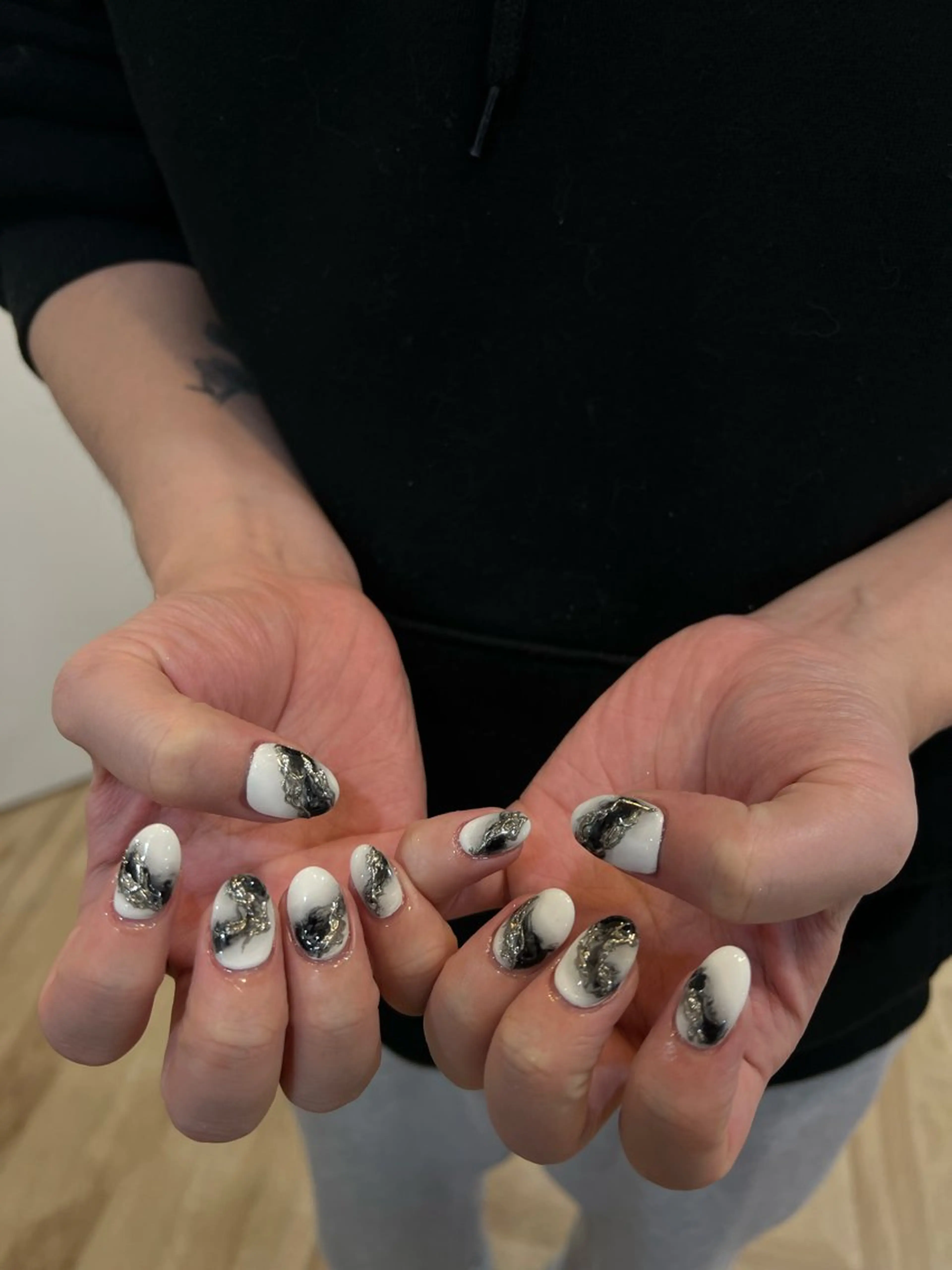 ネイル ハンドネイル フットネイル ハンドケア Nes.Nail所属・Miyagi Asamiのネイルデザイン