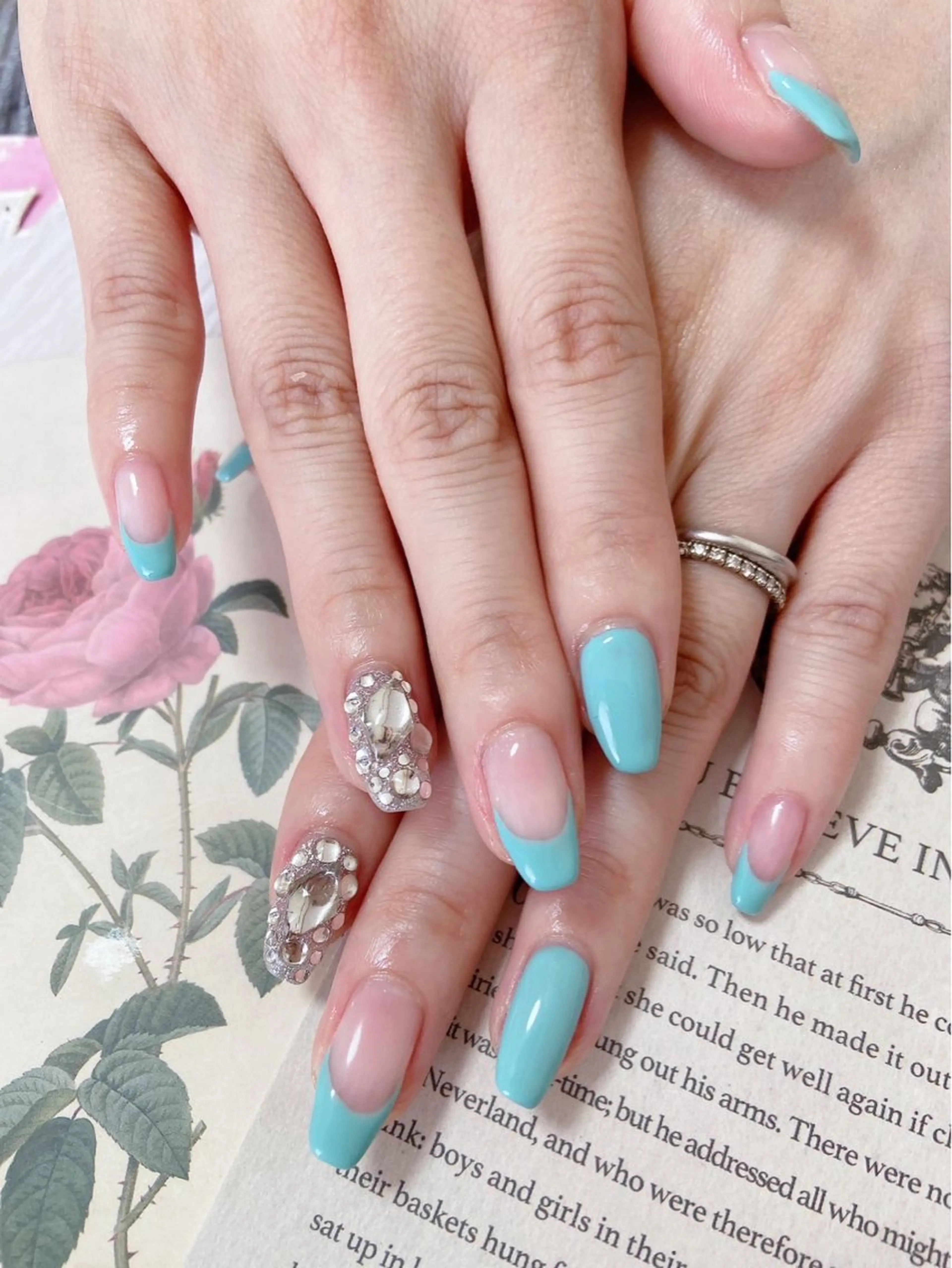 ネイル ブルー ストーンネイル ハンドネイル nail salon Berry所属・前田 りかのネイルデザイン