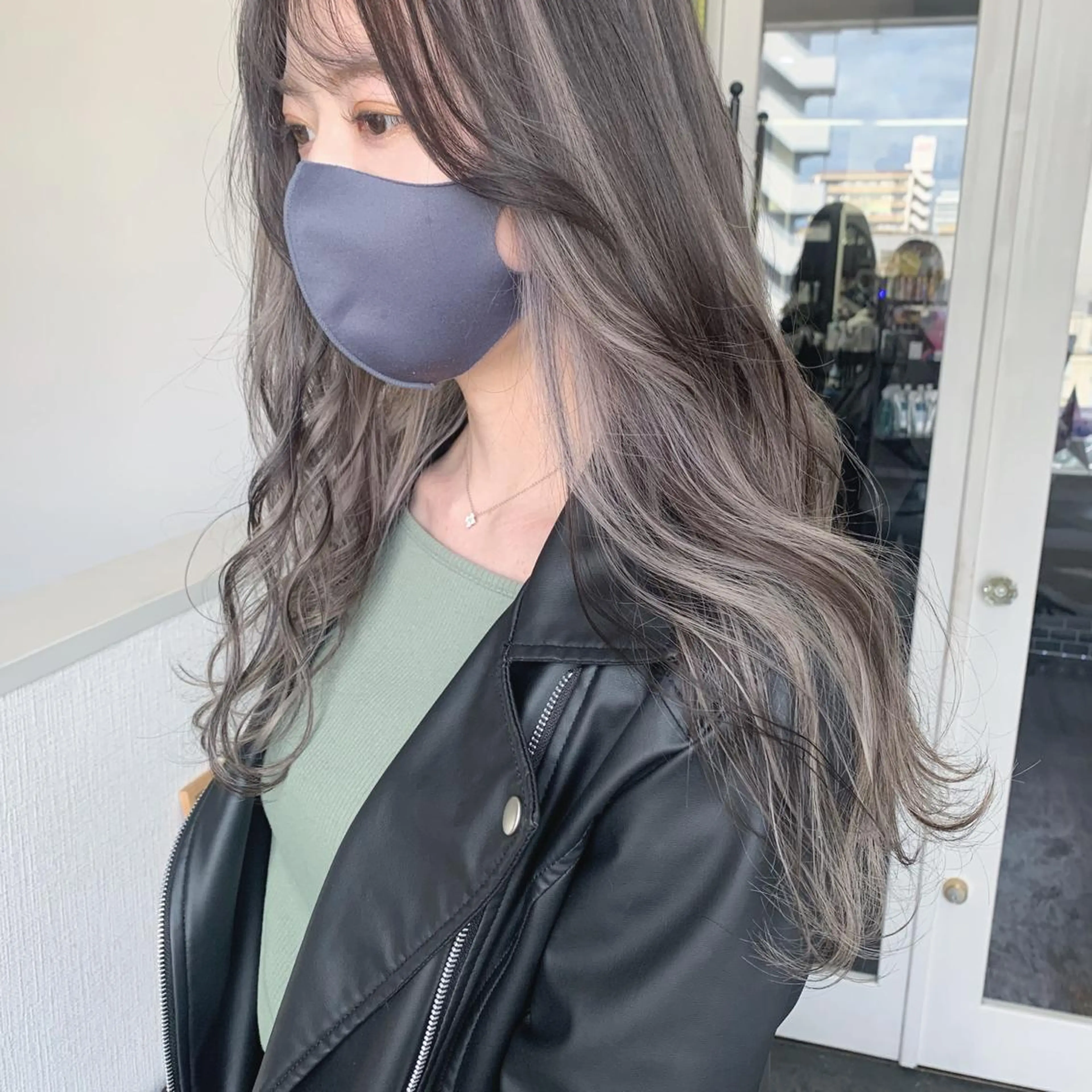 ロング カラー ハイライトカラー ハイライト ヘアカラー 袴田 伊代のヘアスタイル