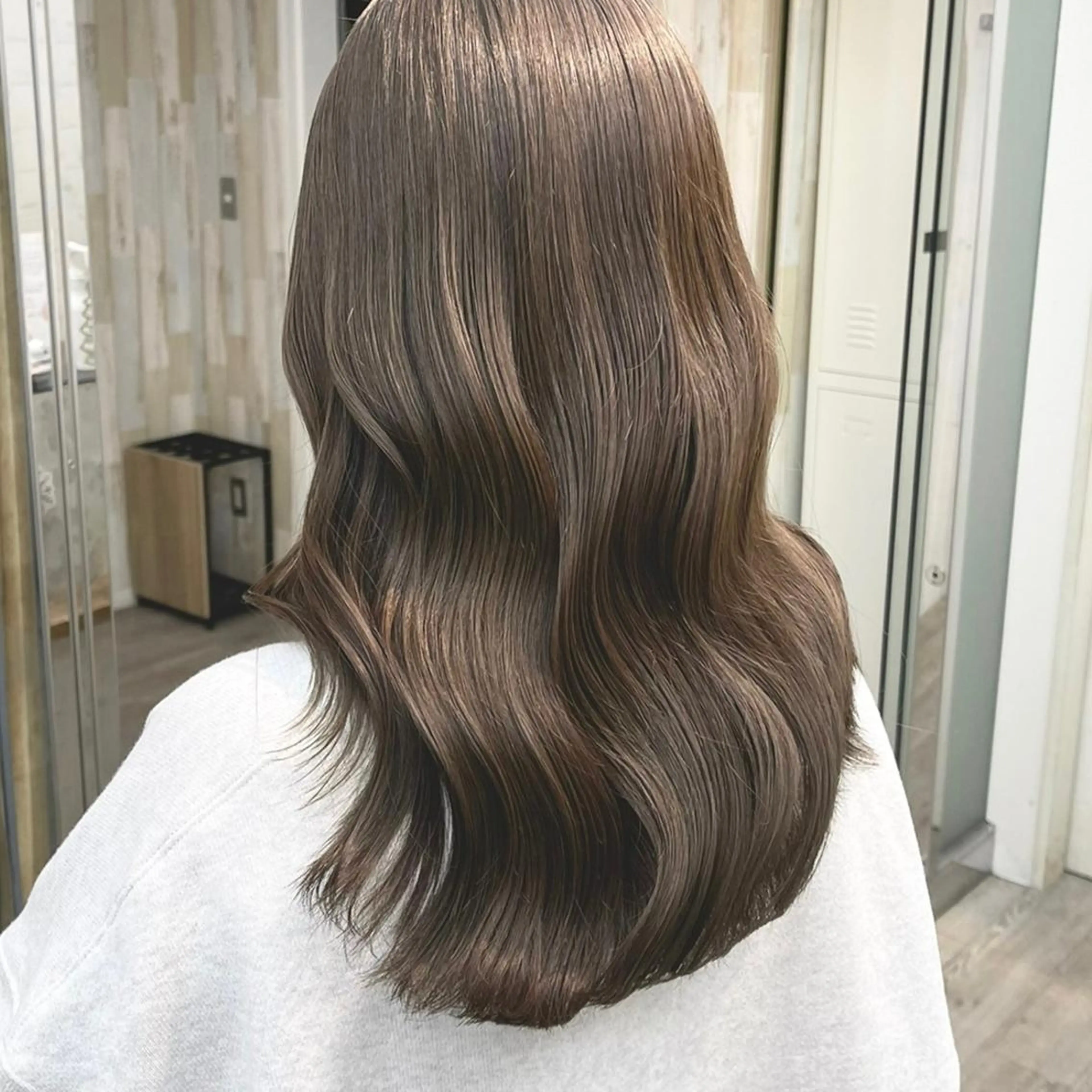 セミロング カラー アディクシーカラー アッシュ バレイヤージュ ミストバング 黒髪 カット ヘアカラー トリートメント N° anfeel 渋谷🪞🫧のヘアスタイル