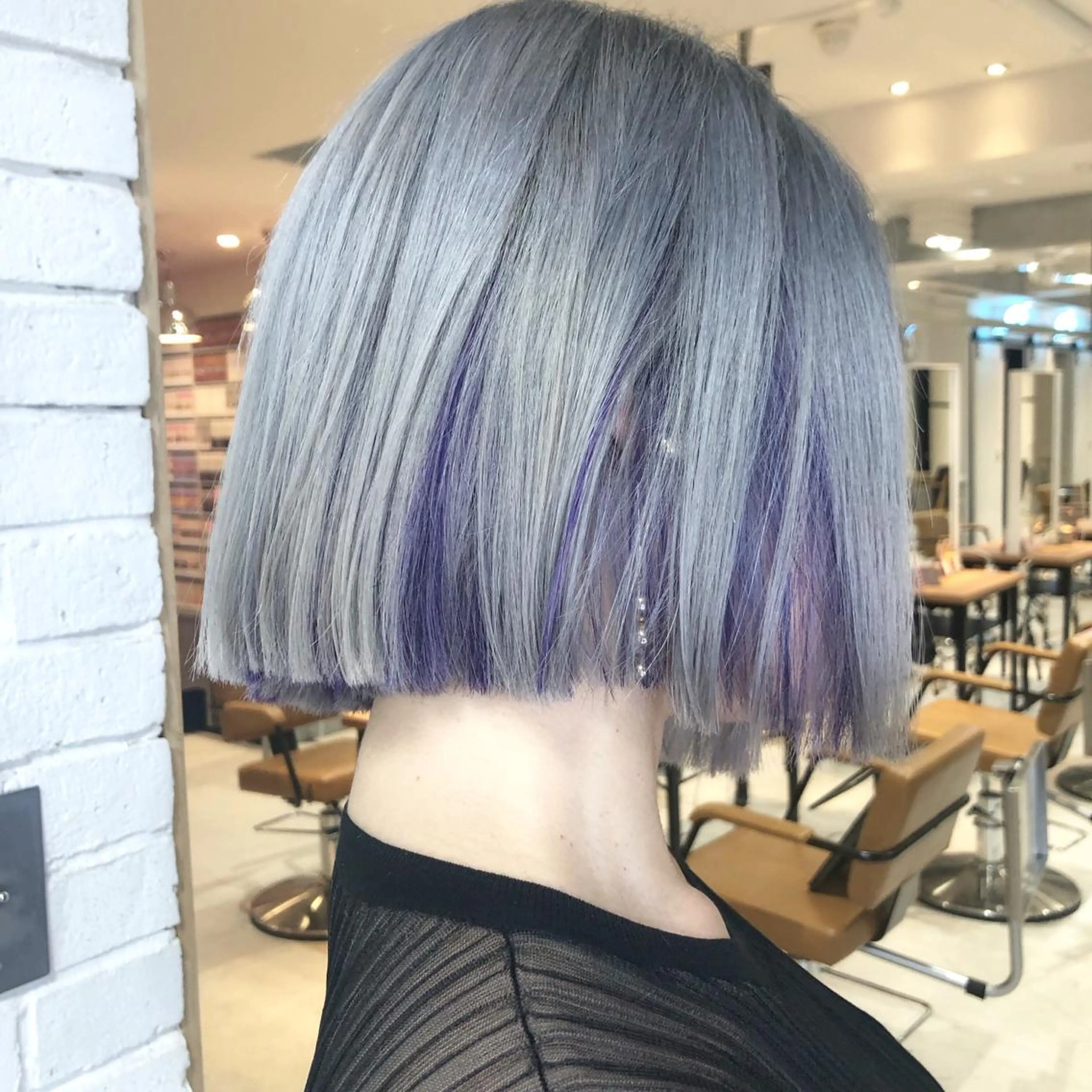ミディアム カラー シルバー ホワイトシルバー ORIKA 美容室のヘアスタイル