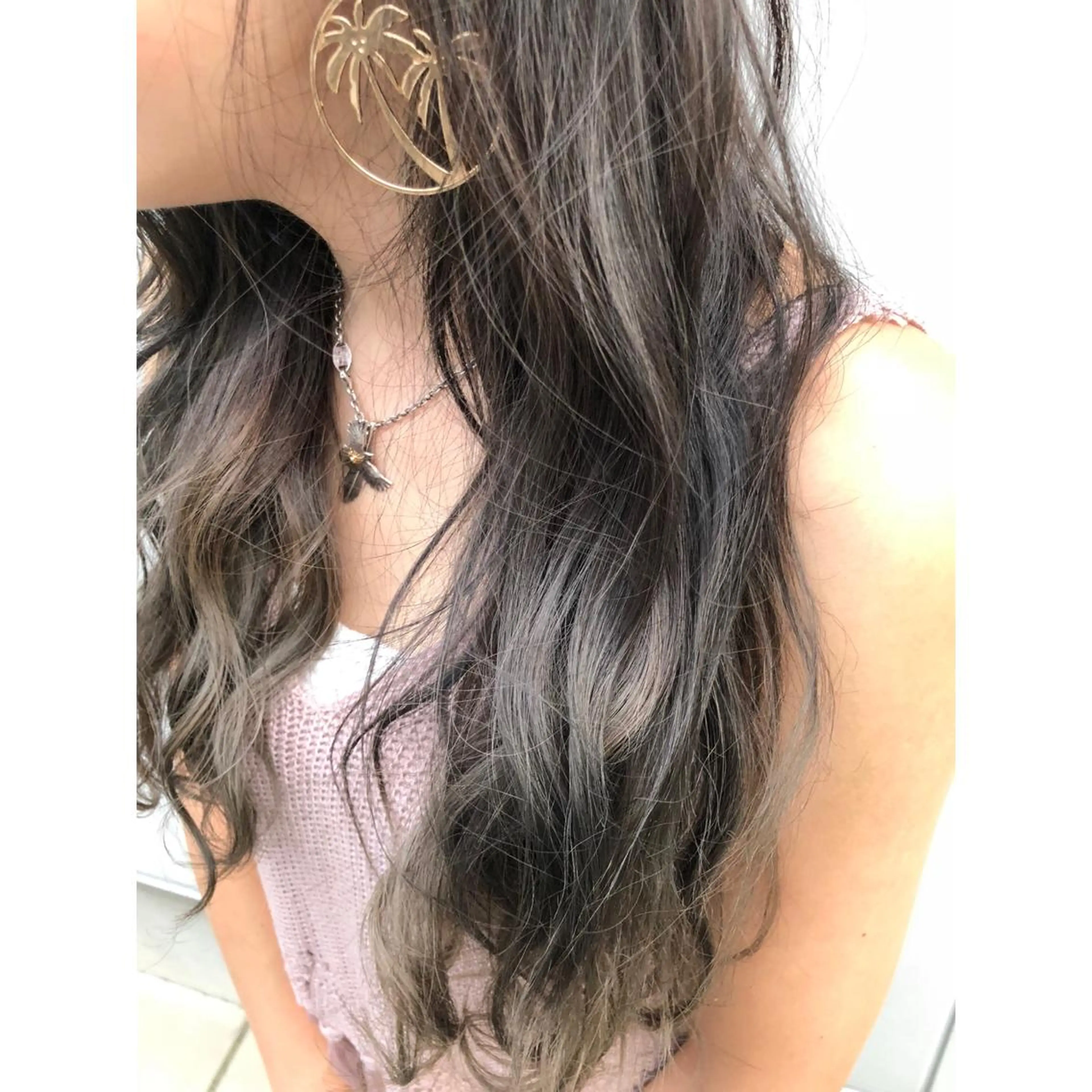 ロング カラー グレージュ ハイライトカラー ハイライト パーソナルカラー診断 できます　木曽　主博のヘアスタイル