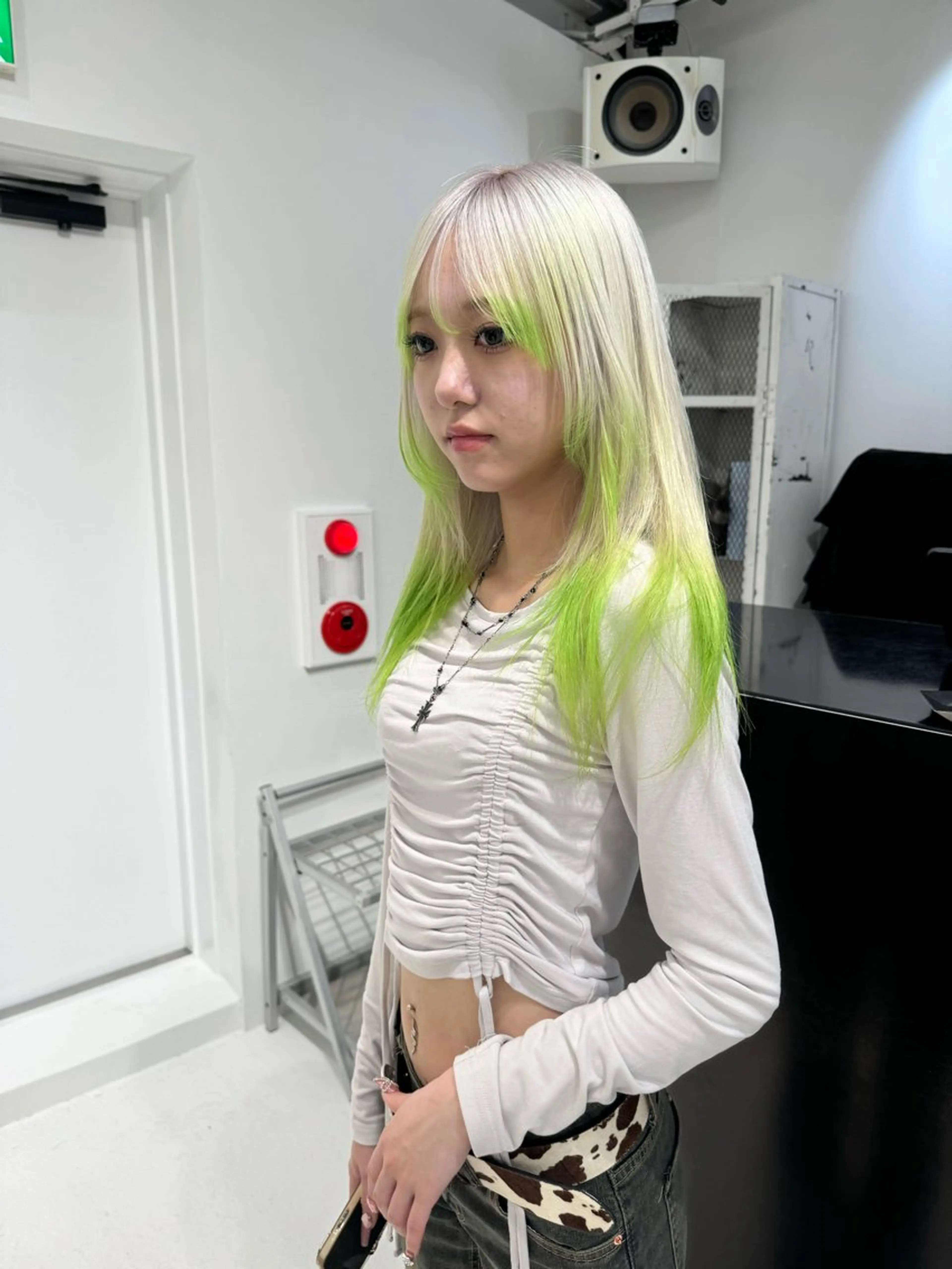 セミロング カラー ヘアアレンジ ブリーチ ケアブリーチ デザインカラー カット ヘアカラー トリートメント 💗艶髪ハイトー ンAYAKA💗のヘアスタイル