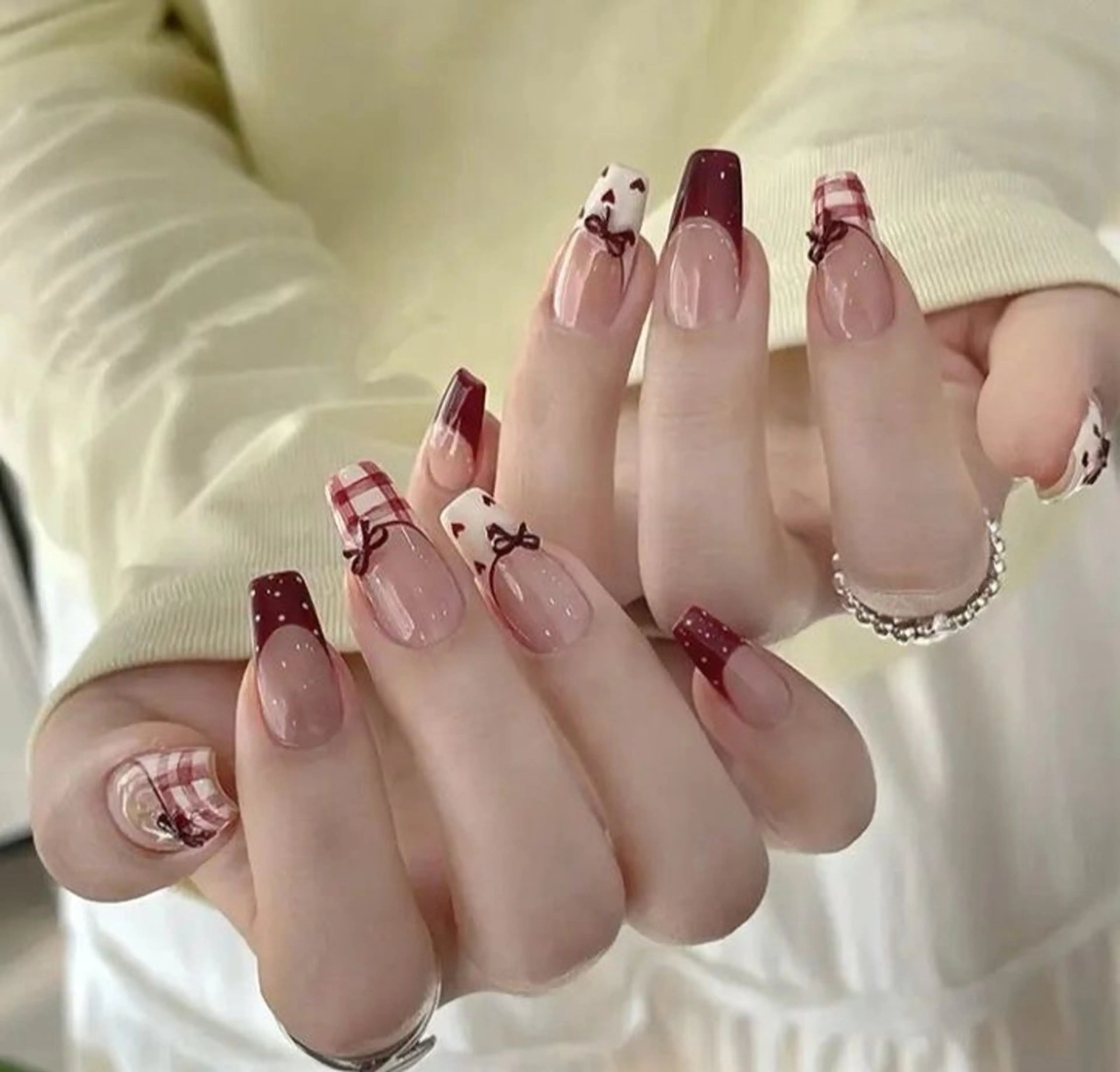 ネイル アートネイル 長さ出し ジェルネイル マグネットネイル ニュアンスネイル ハンドネイル Kanao_ CloudyChanのネイルデザイン