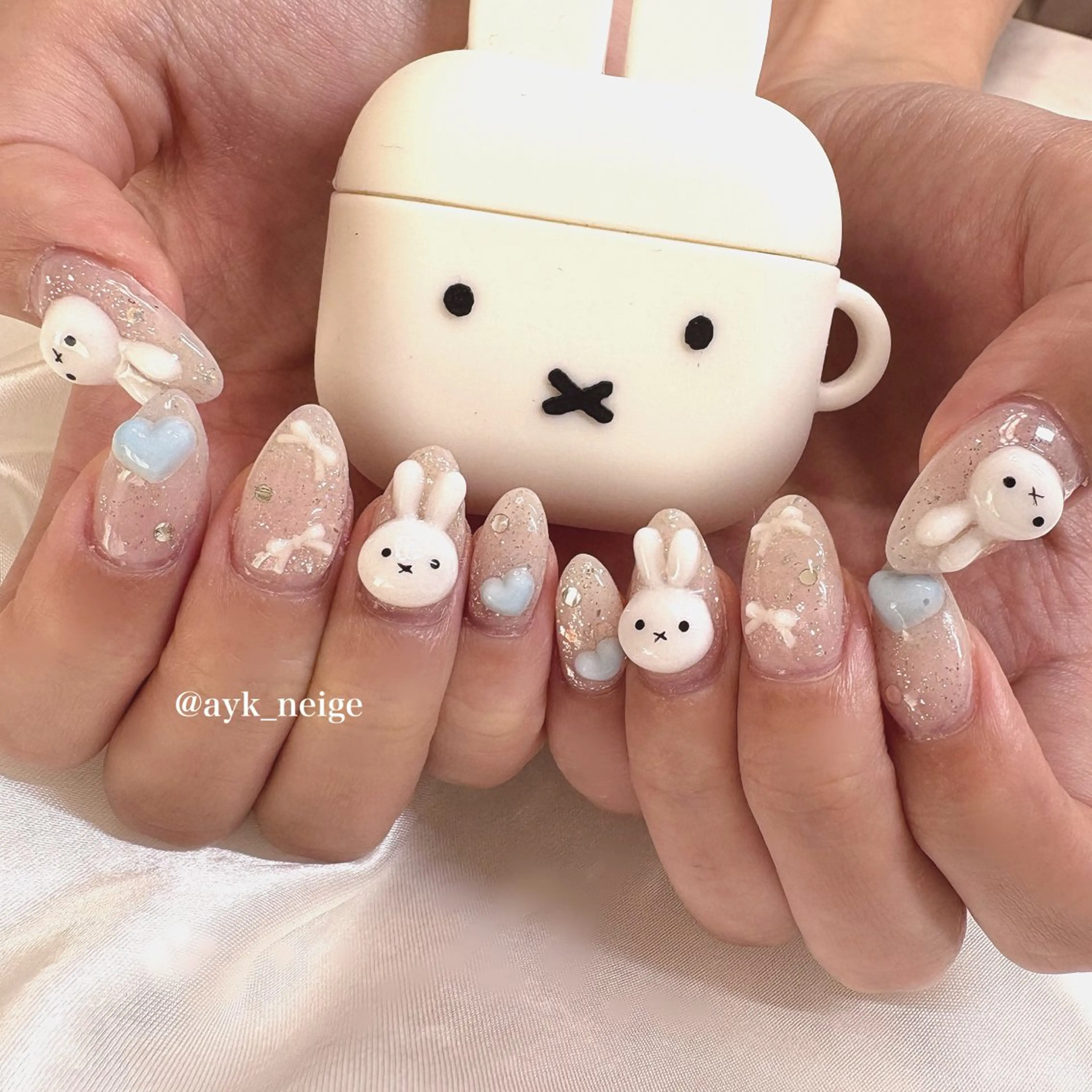 ネイル フットネイル キラキラネイル 韓国ネイル リボン シンプルネイル n'eige nail所属・大谷 綾香のネイルデザイン