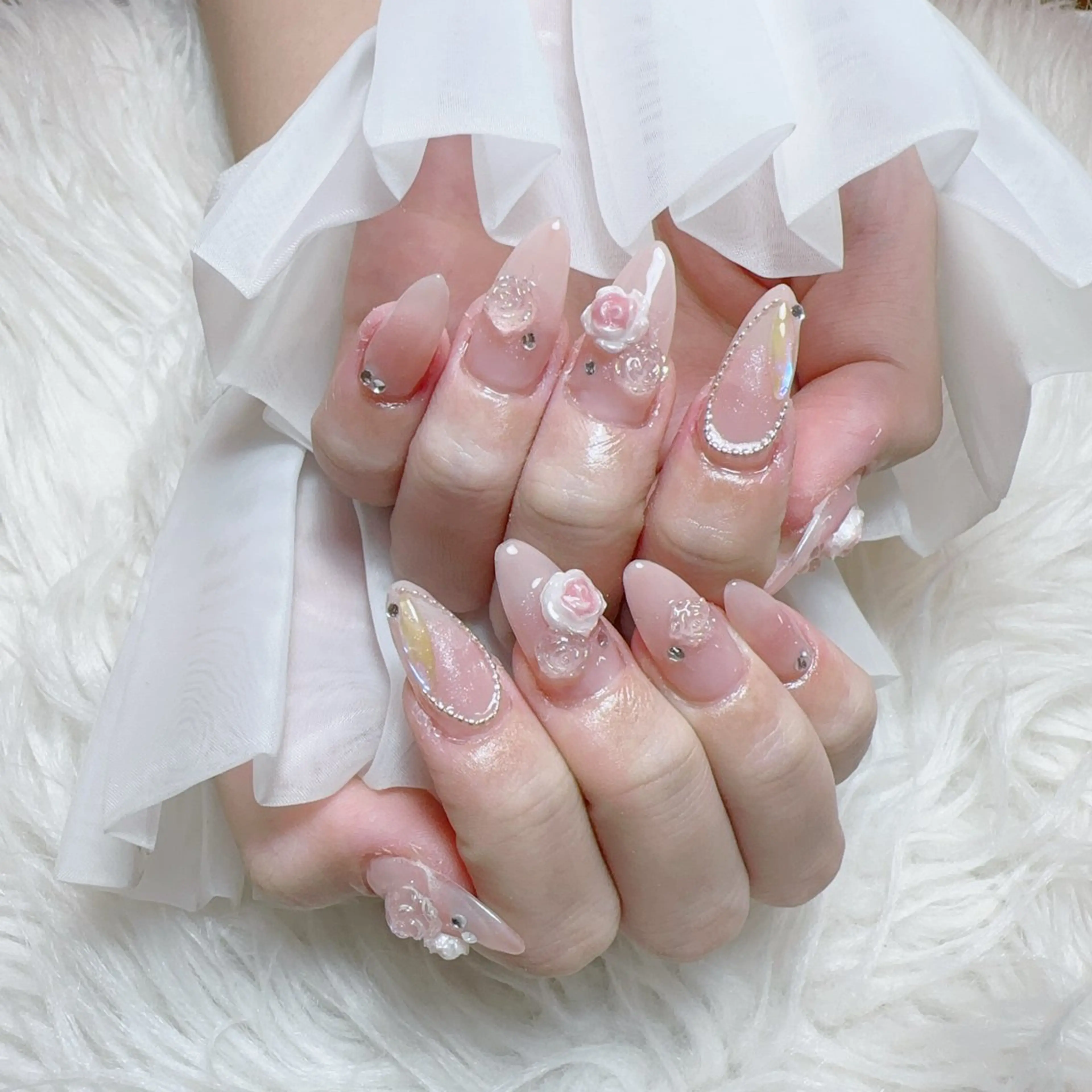 ネイル ハンドネイル ☁️Yun nail KiKi☁️のネイルデザイン