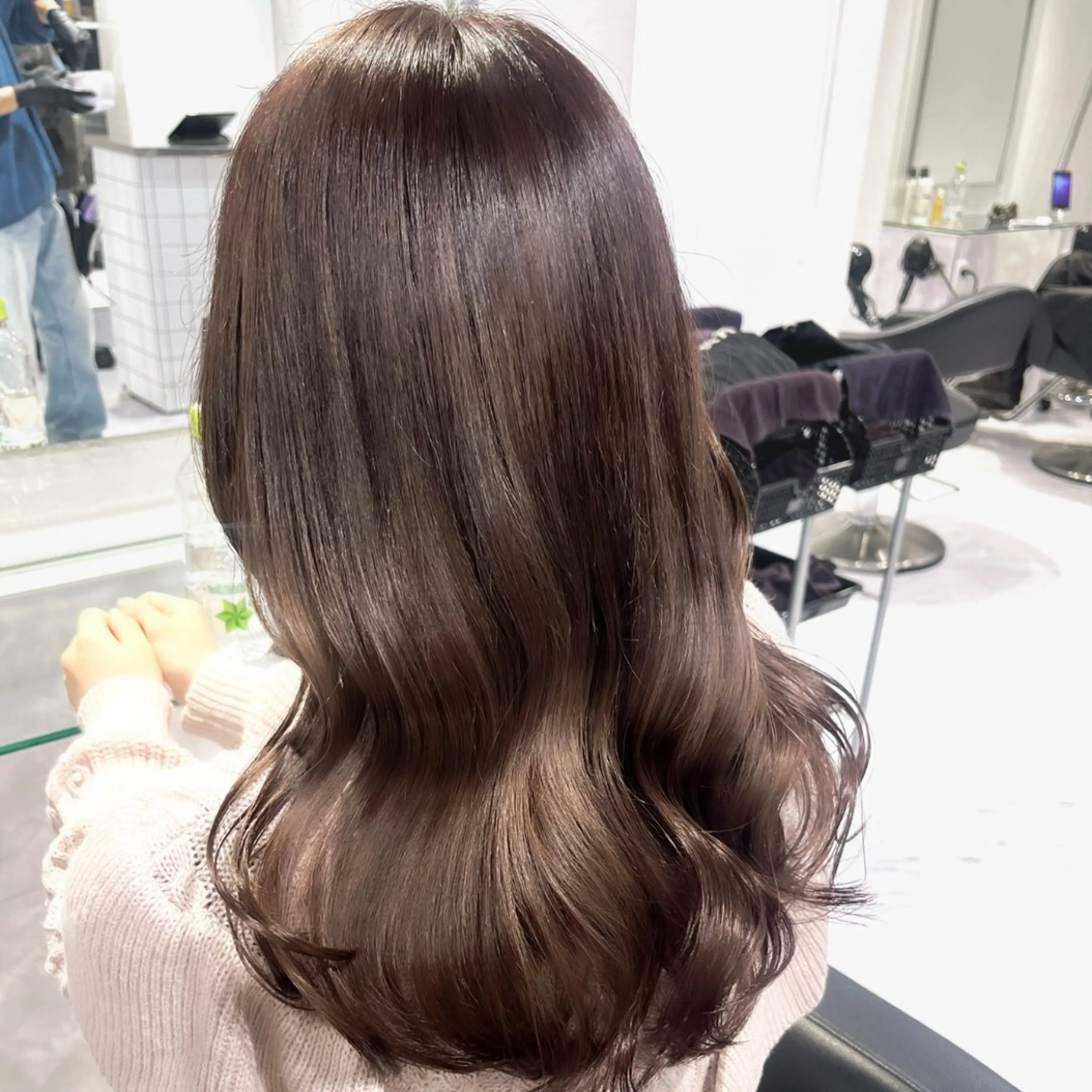 ロング カラー ヘアカラー トリートメント 🫧うる艶トレンド 🫧透明感カラーのヘアスタイル