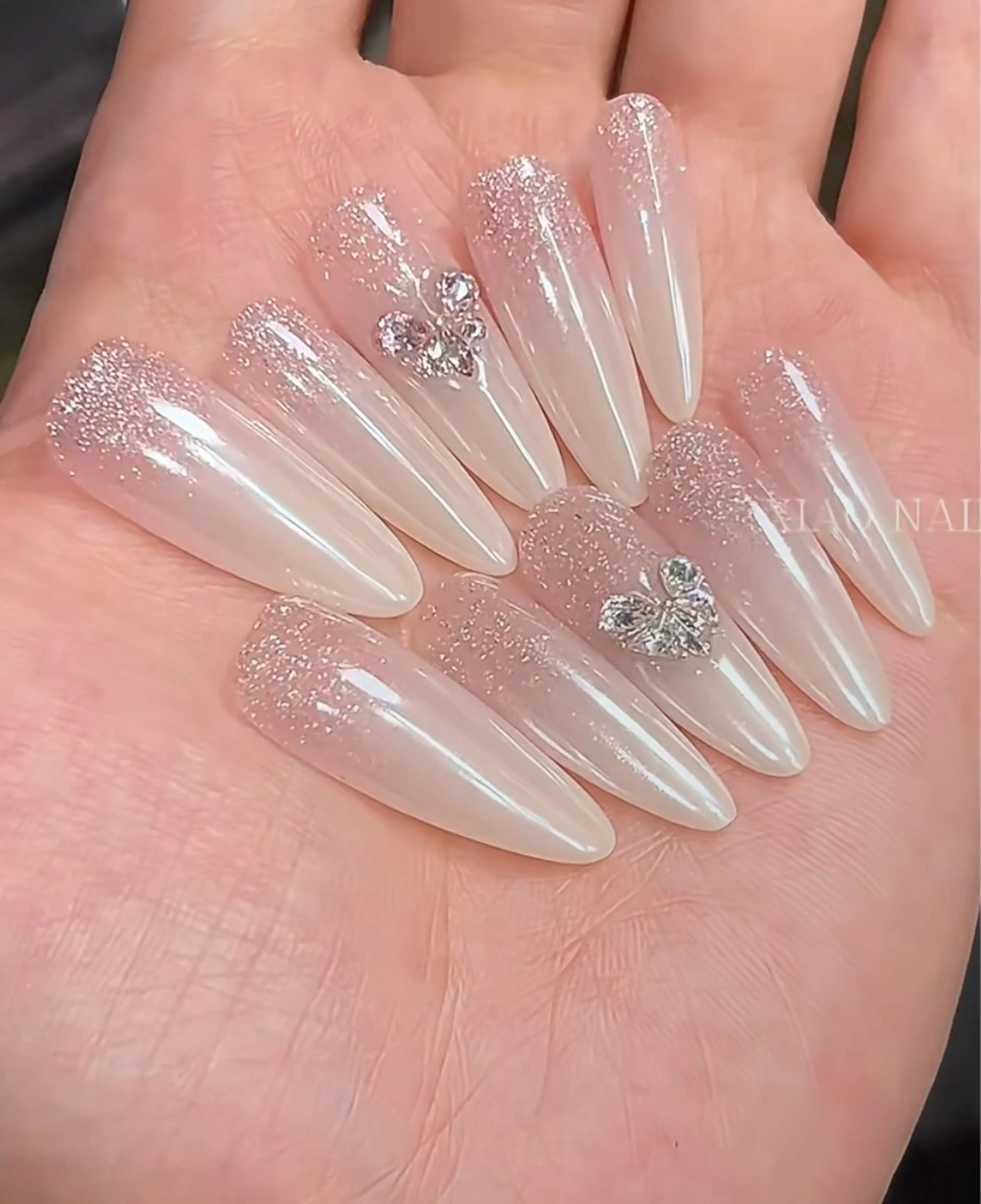 ネイル ボルドー ブラウン マグネットネイル ニュアンスネイル シンプルネイル ハンドネイル iNEKO所属・Lee Leeのネイルデザイン