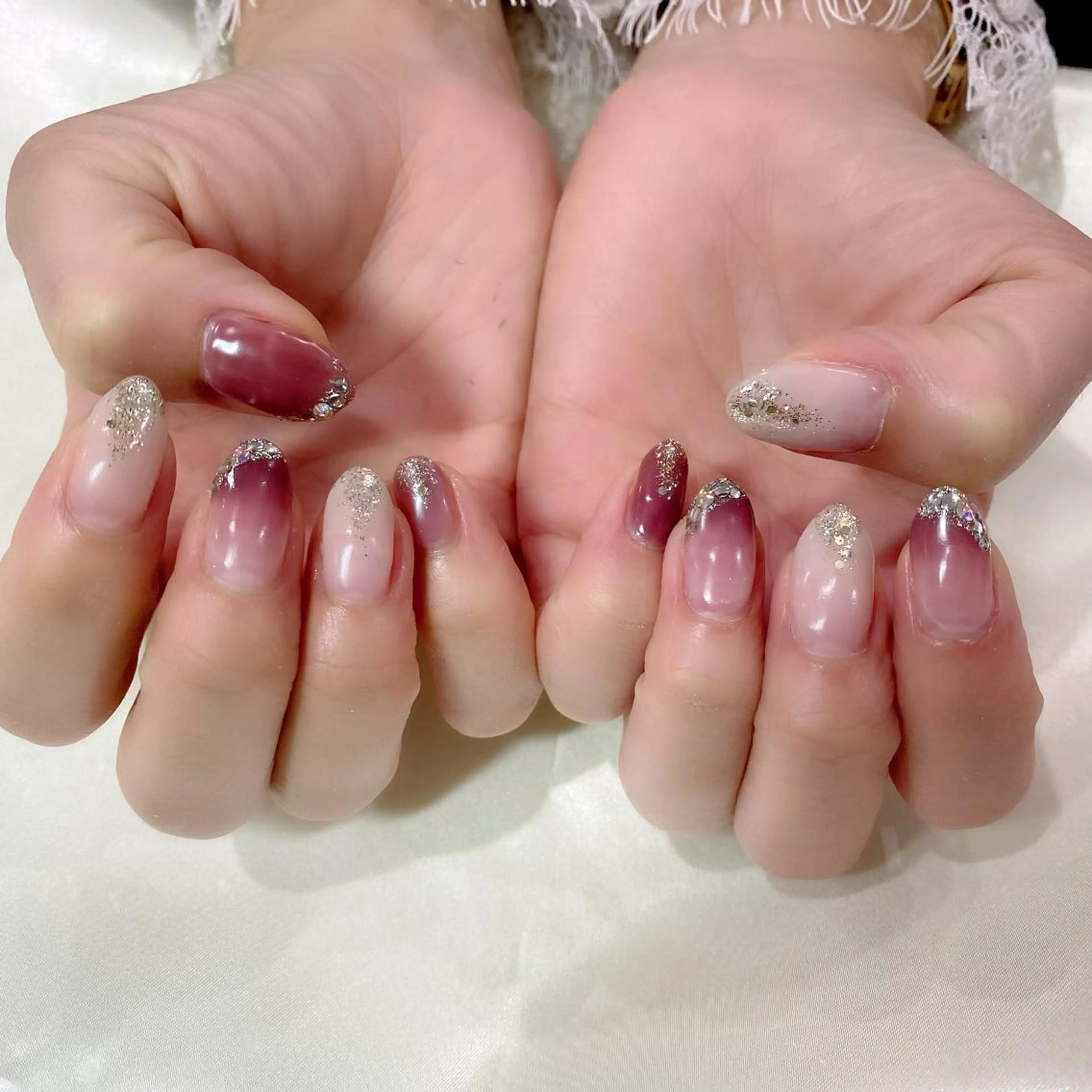 ネイル アートネイル グラデーション キラキラネイル 冬ネイル クリスマス ハンドネイル Salon Ｋのネイルデザイン