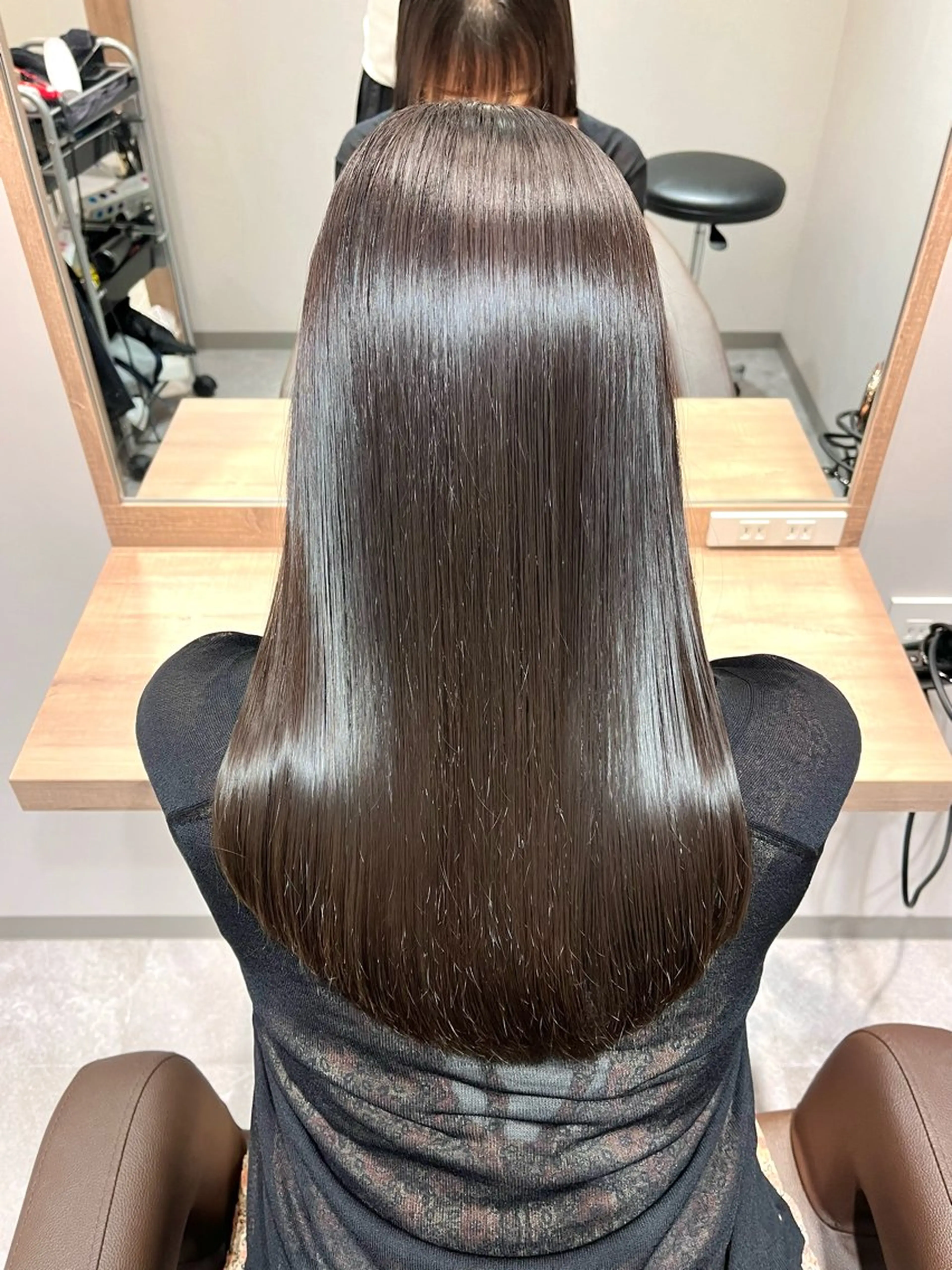 セミロング カラー ブラウンカラー 髪質改善 トリートメント カット ヘアカラー トリートメント SALOWIN神戸三宮店所属・【美髪を叶える】中谷 彰宏(アキ)のヘアスタイル