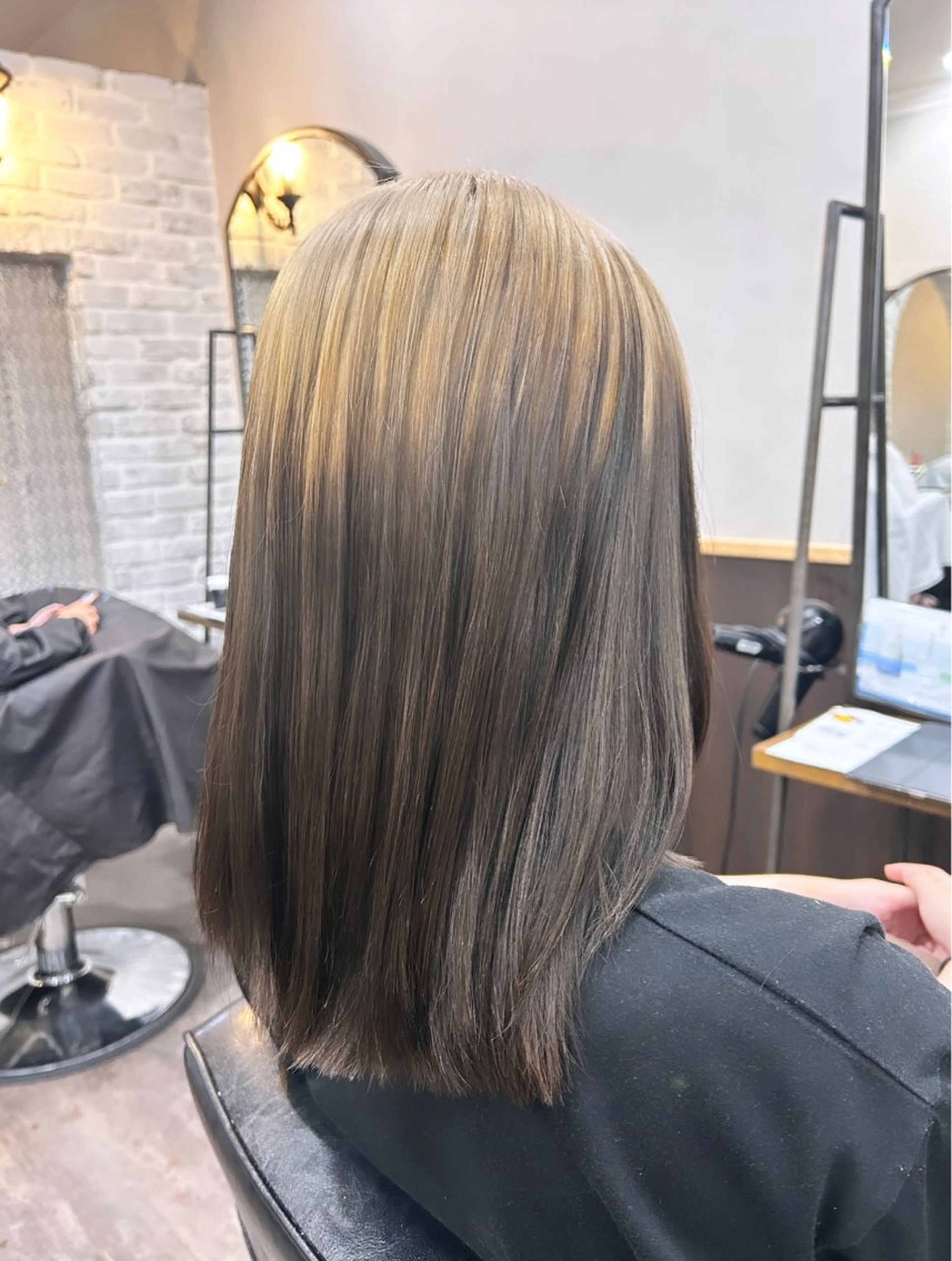 セミロング カラー カット ヘアカラー 🦄🩵YUNA 🩵🦄のヘアスタイル