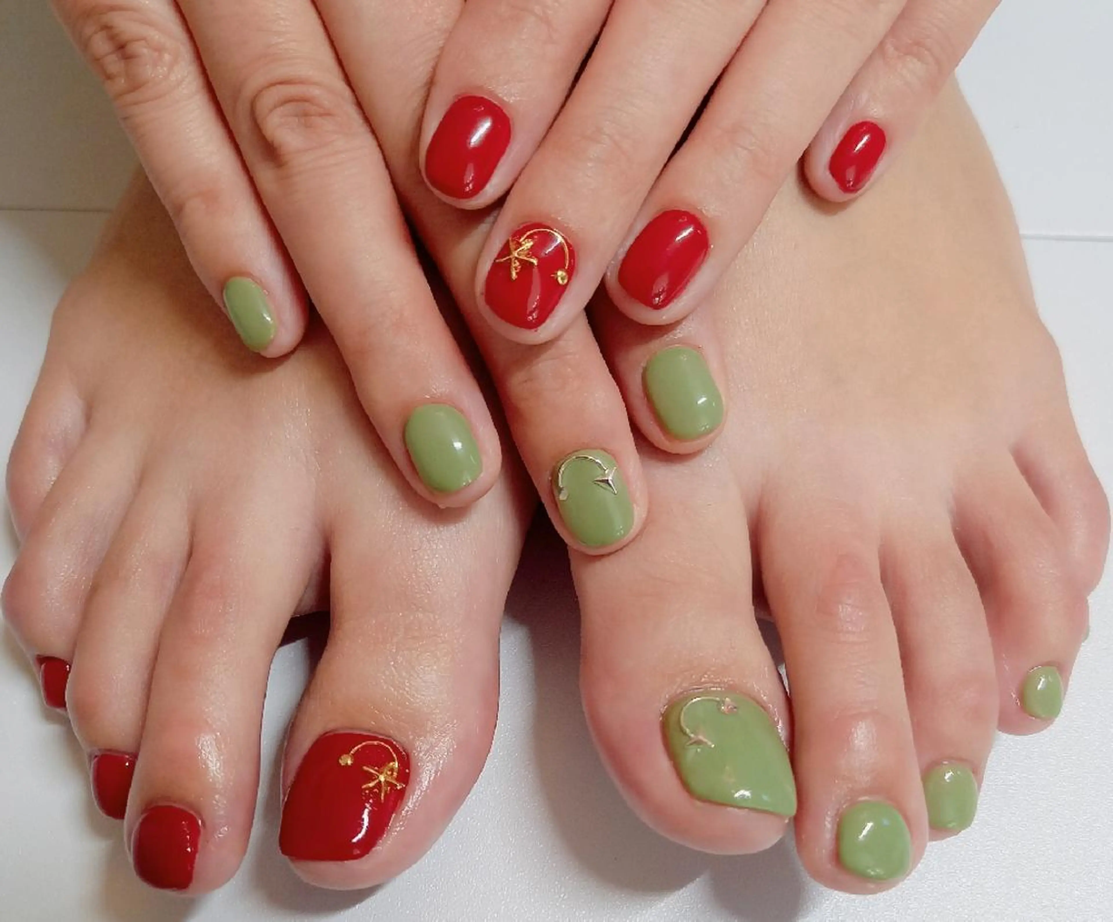 ネイル フットネイル ジェルネイル おそろいネイル ワンカラーネイル Mirei NAIL 金児のネイルデザイン