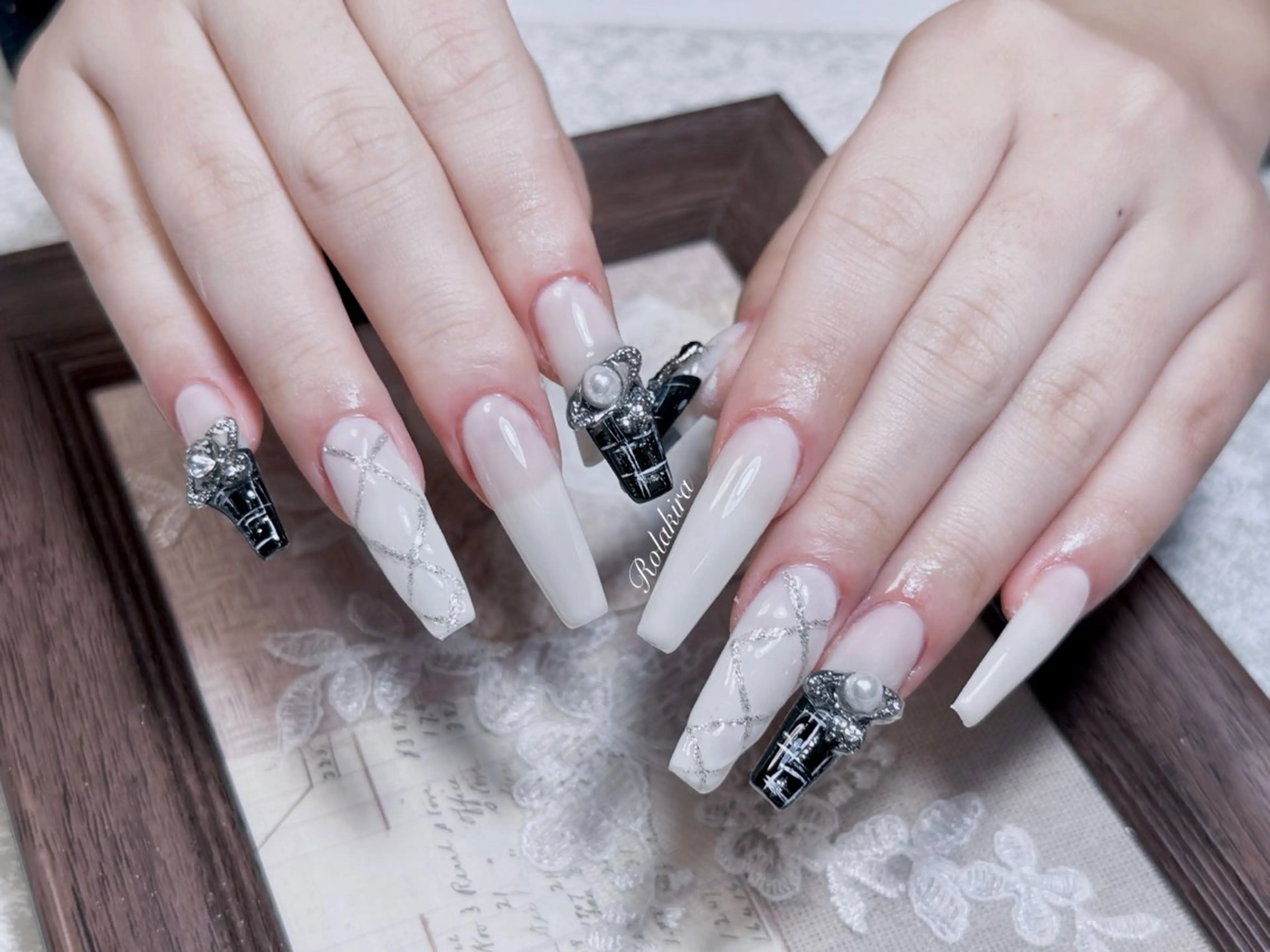 ネイル チークネイル 長さ出し フレンチネイル ジェルネイル 韓国ネイル ハンドネイル Rola kira nail salon所属・Rola kira 麗のネイルデザイン