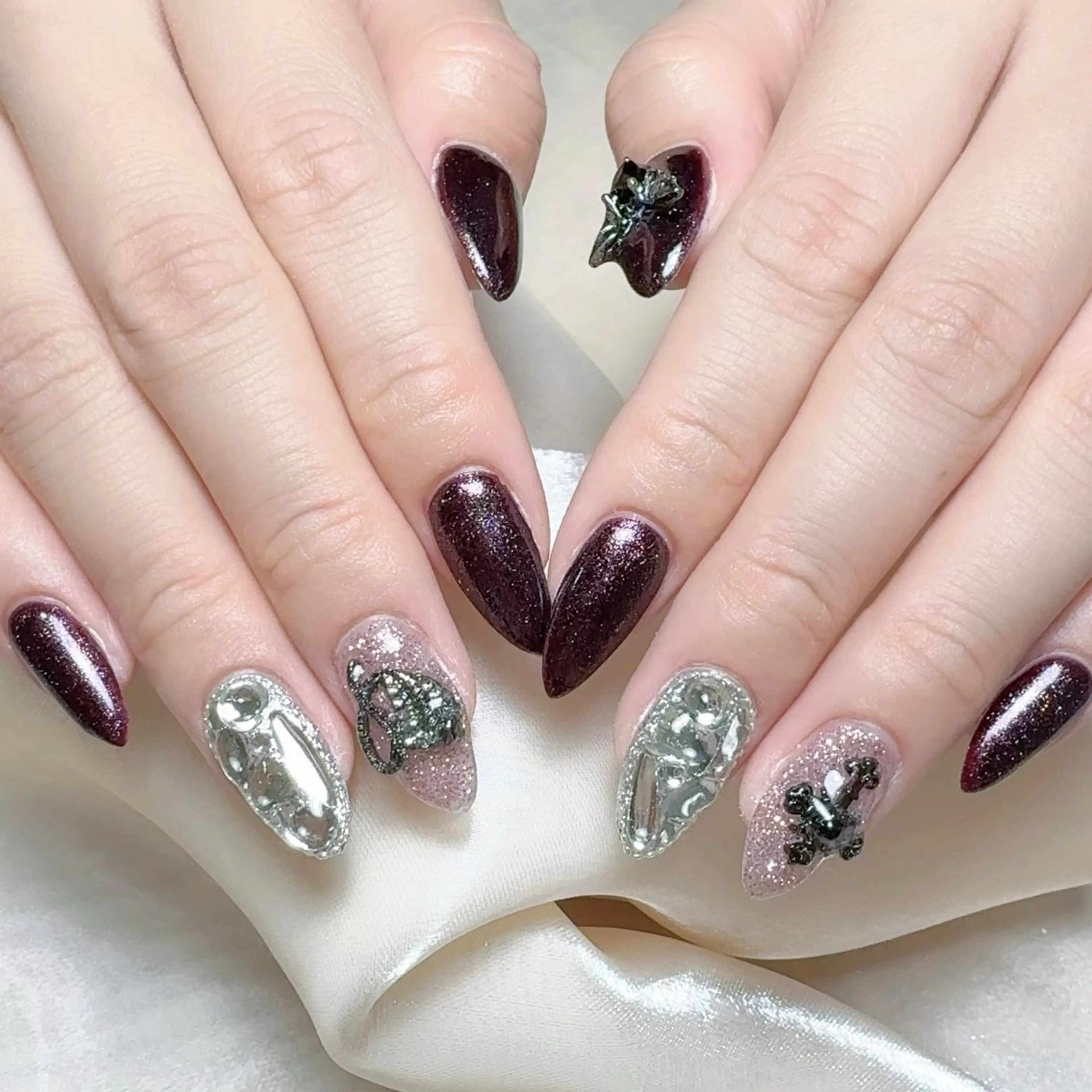 メンズ ネイル メンズ韓国風 アートネイル オーロラネイル ガーリー キラキラネイル ハンドネイル Nail salon 木にいるのネイルデザイン