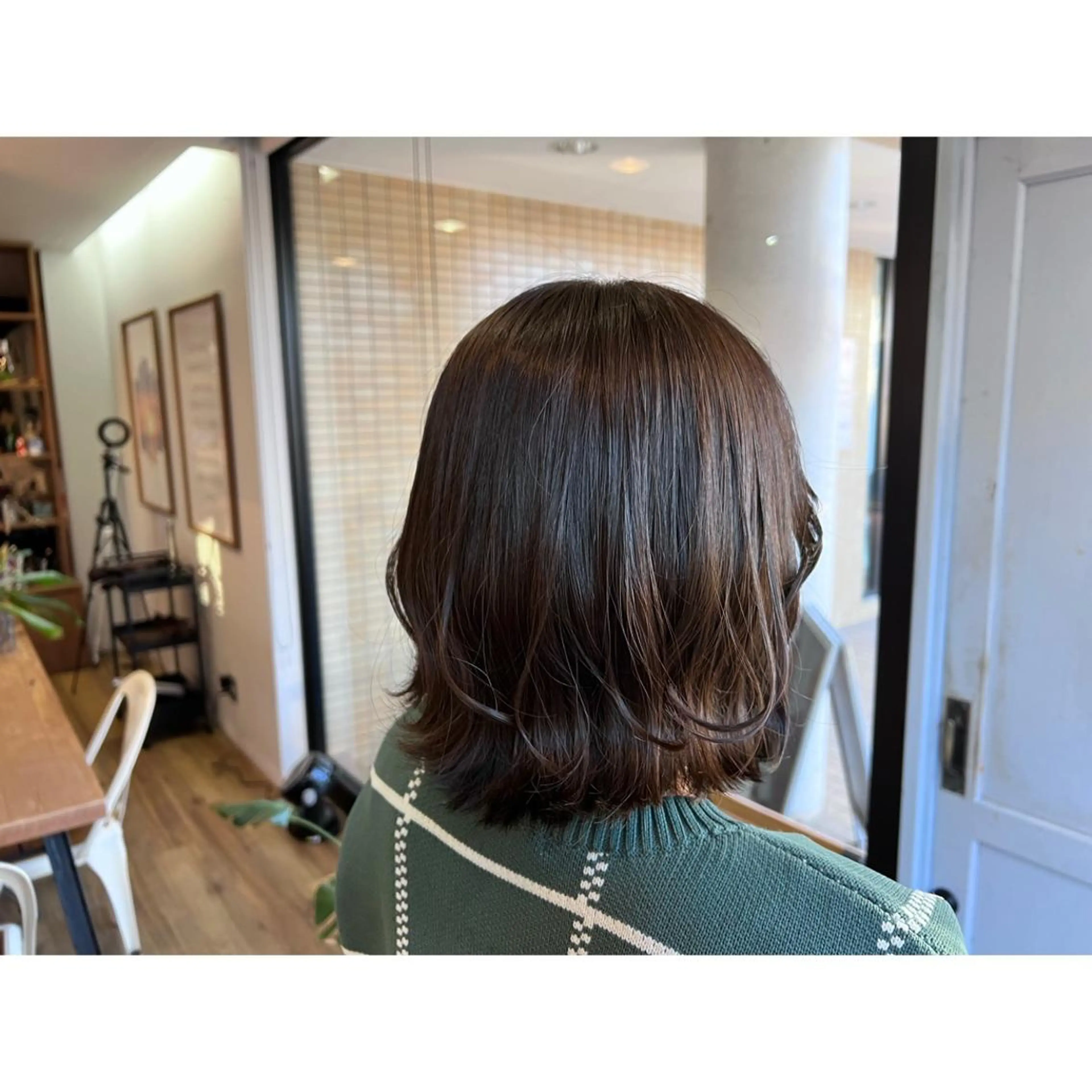 ミディアム カラー ベージュカラー グレージュ ヘアカラー トリートメント ツキダテ ユイのヘアスタイル
