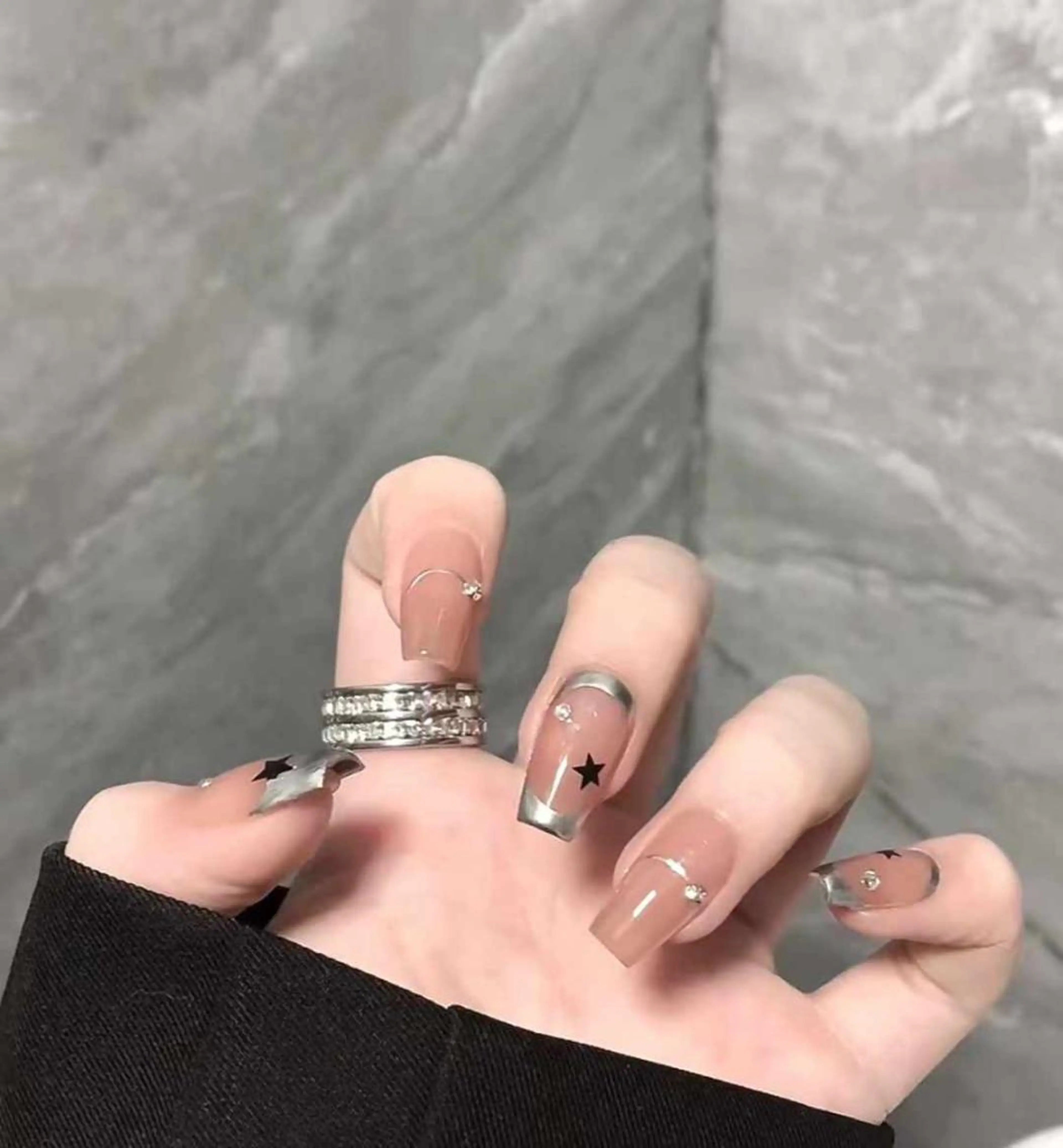 ネイル VIVIAN リサのネイルデザイン