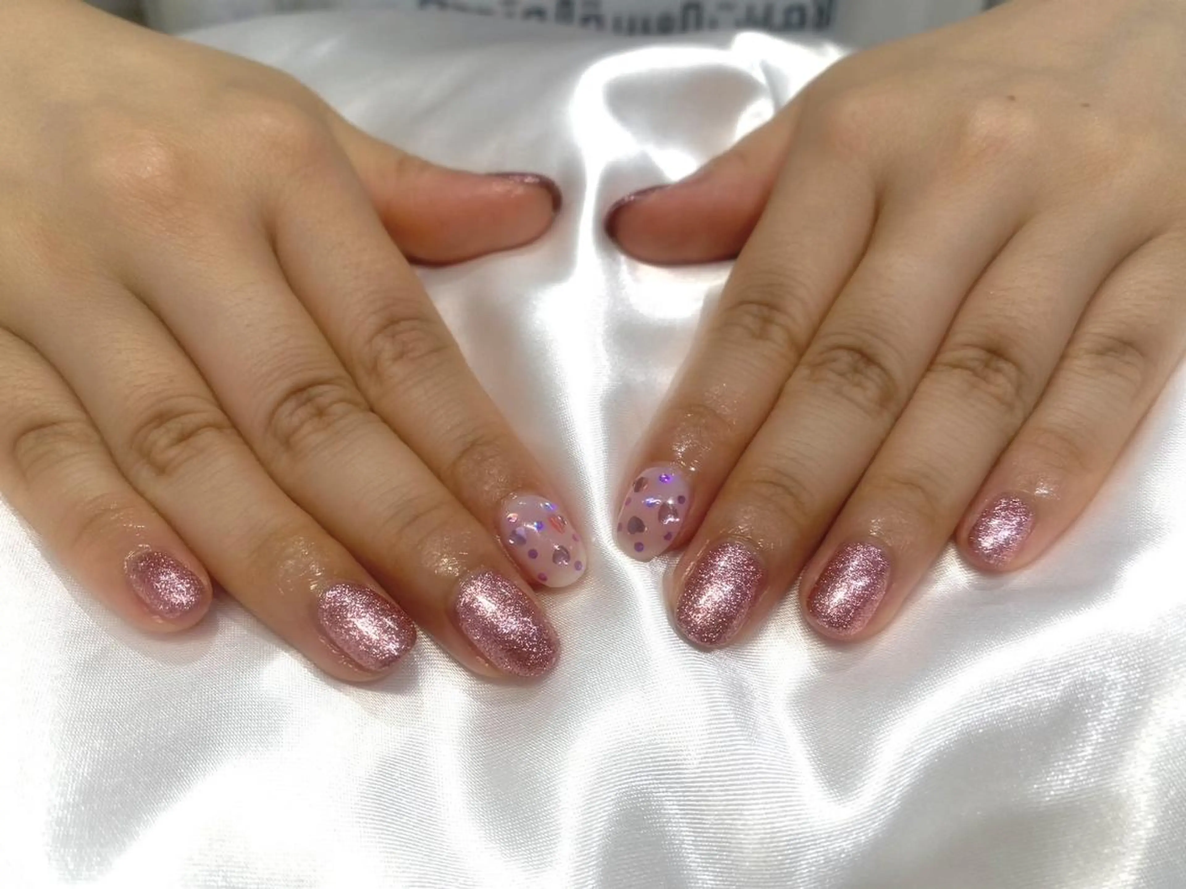 ネイル ハート キラキラネイル ラメ(グリッター) ピンク ハンドネイル ハンドケア SalonLinda Madokaのネイルデザイン