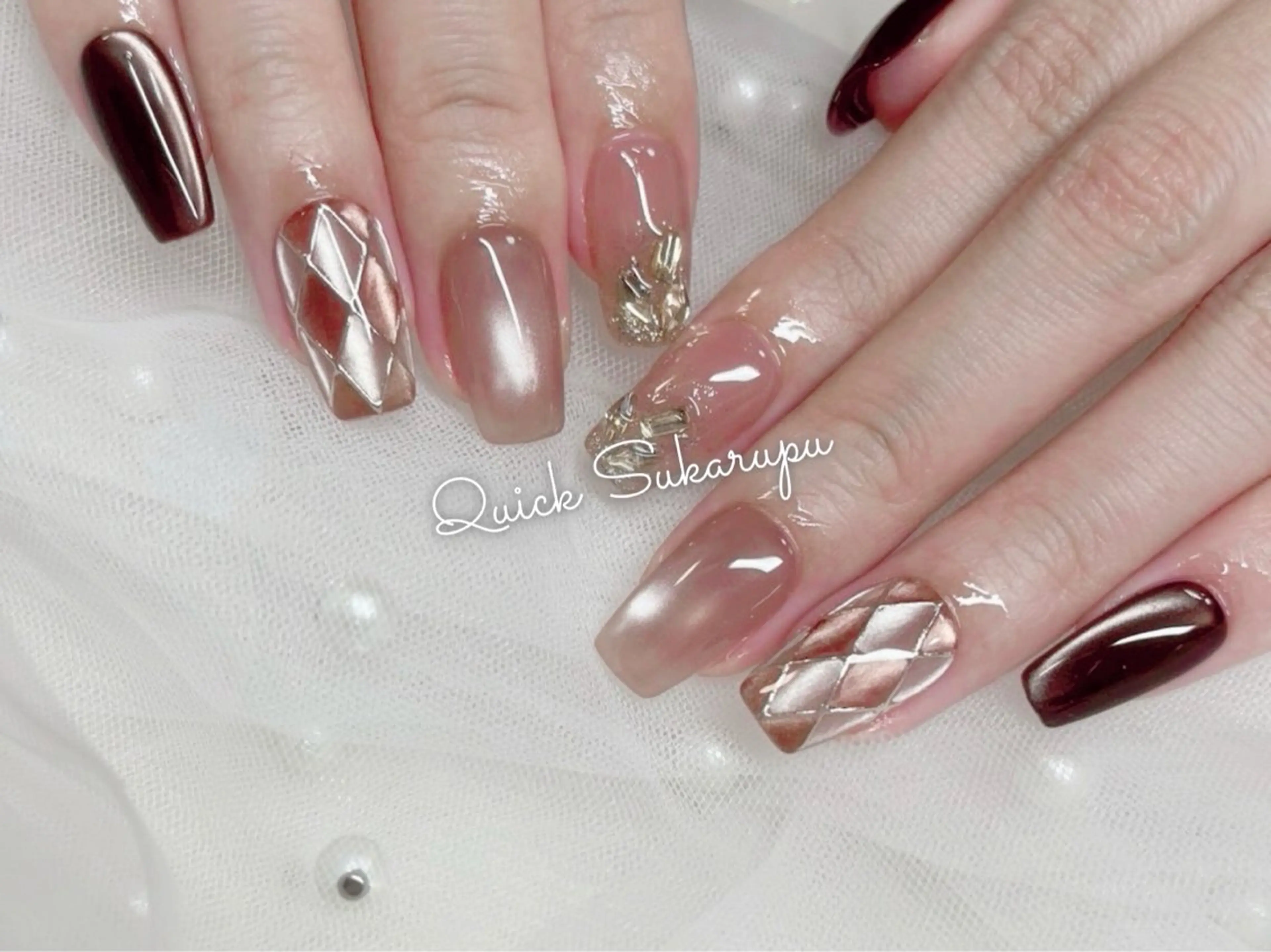 ミディアム ハンドネイル Quick Sukarupu 高田馬場店所属・Quick Sukarupuのネイルデザイン
