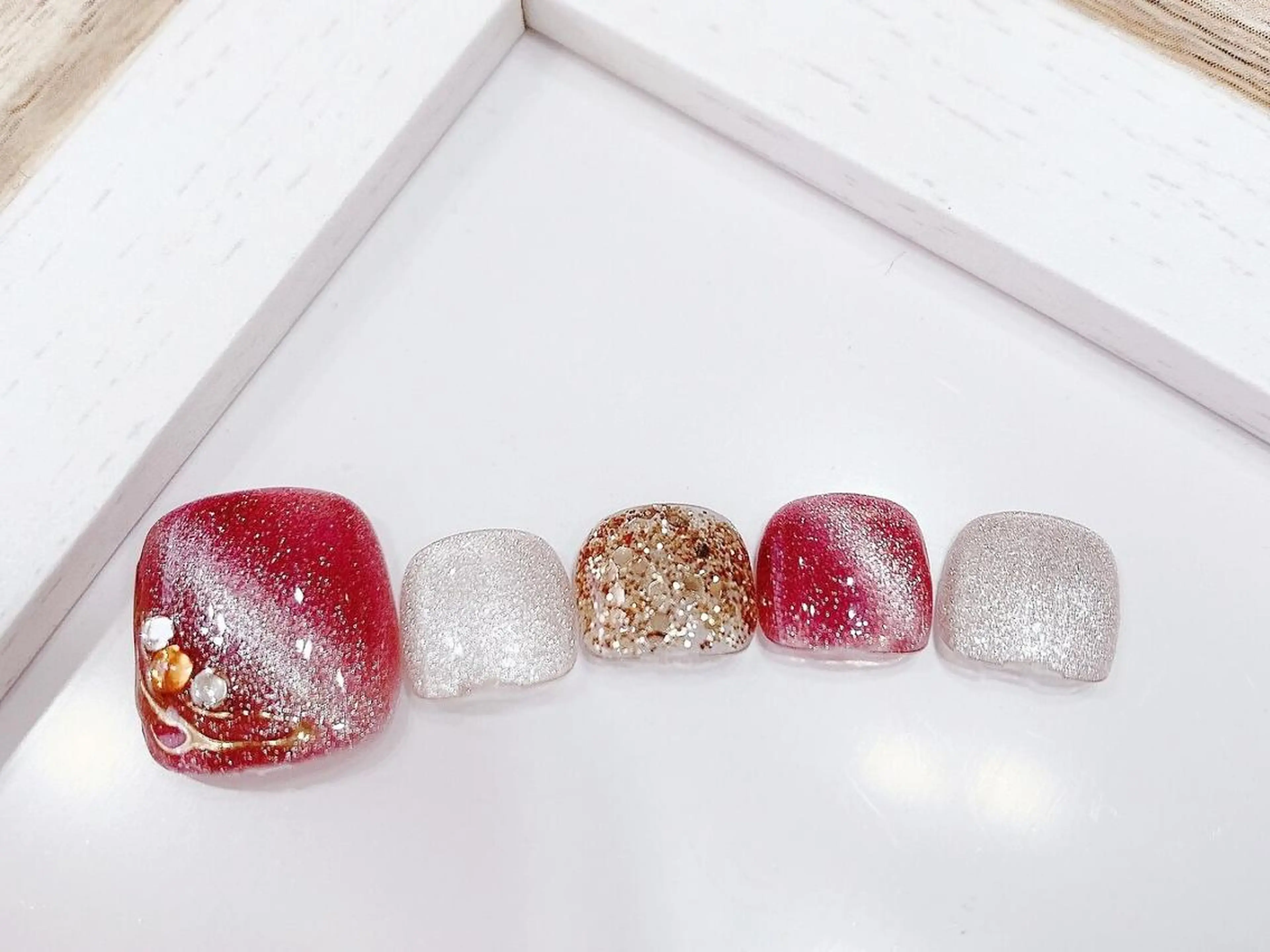 ネイル フットネイル Elegant beautyのネイルデザイン