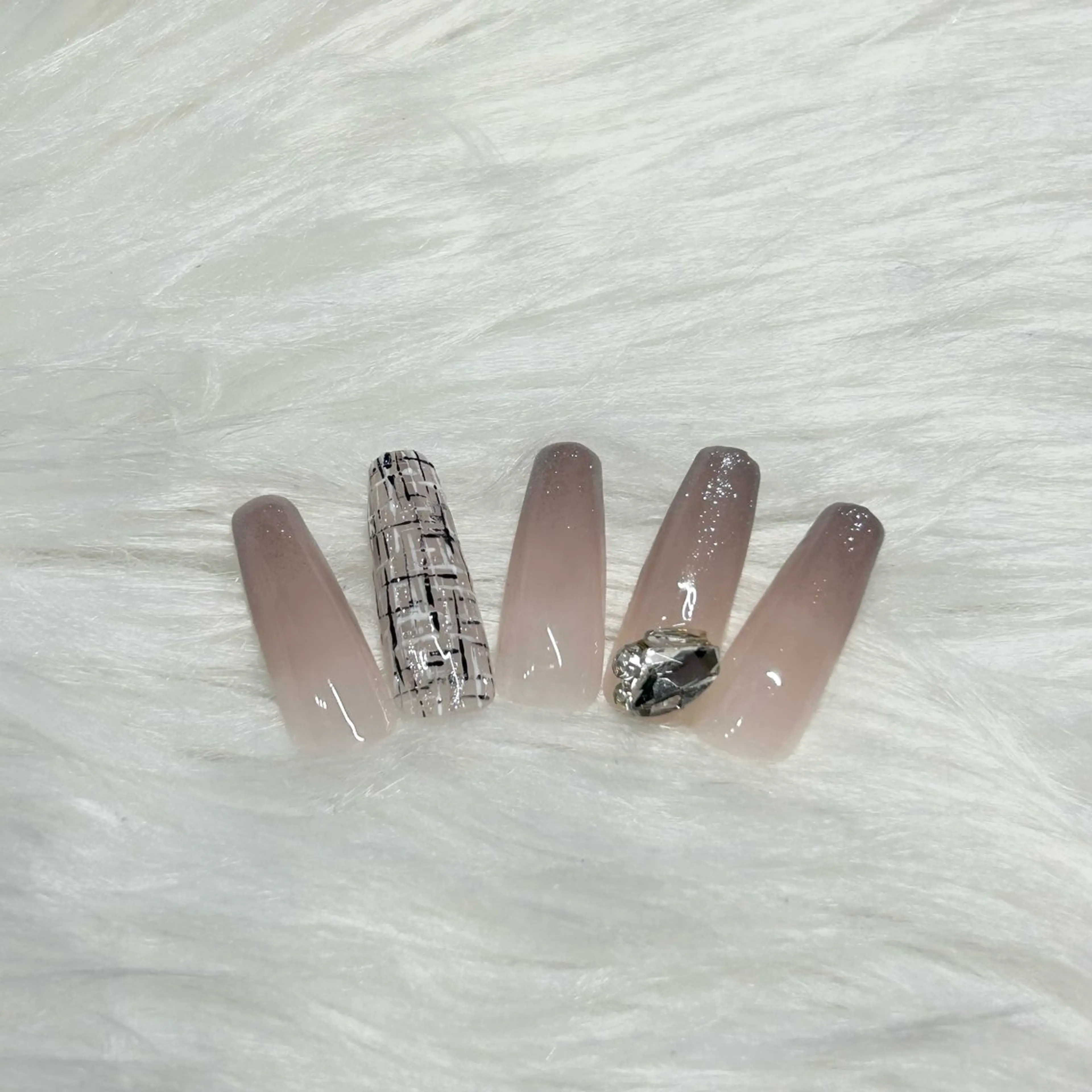 ネイル ハンドネイル AURORA eyelash&nail salon アメ村店所属・Aurora Sakiのネイルデザイン