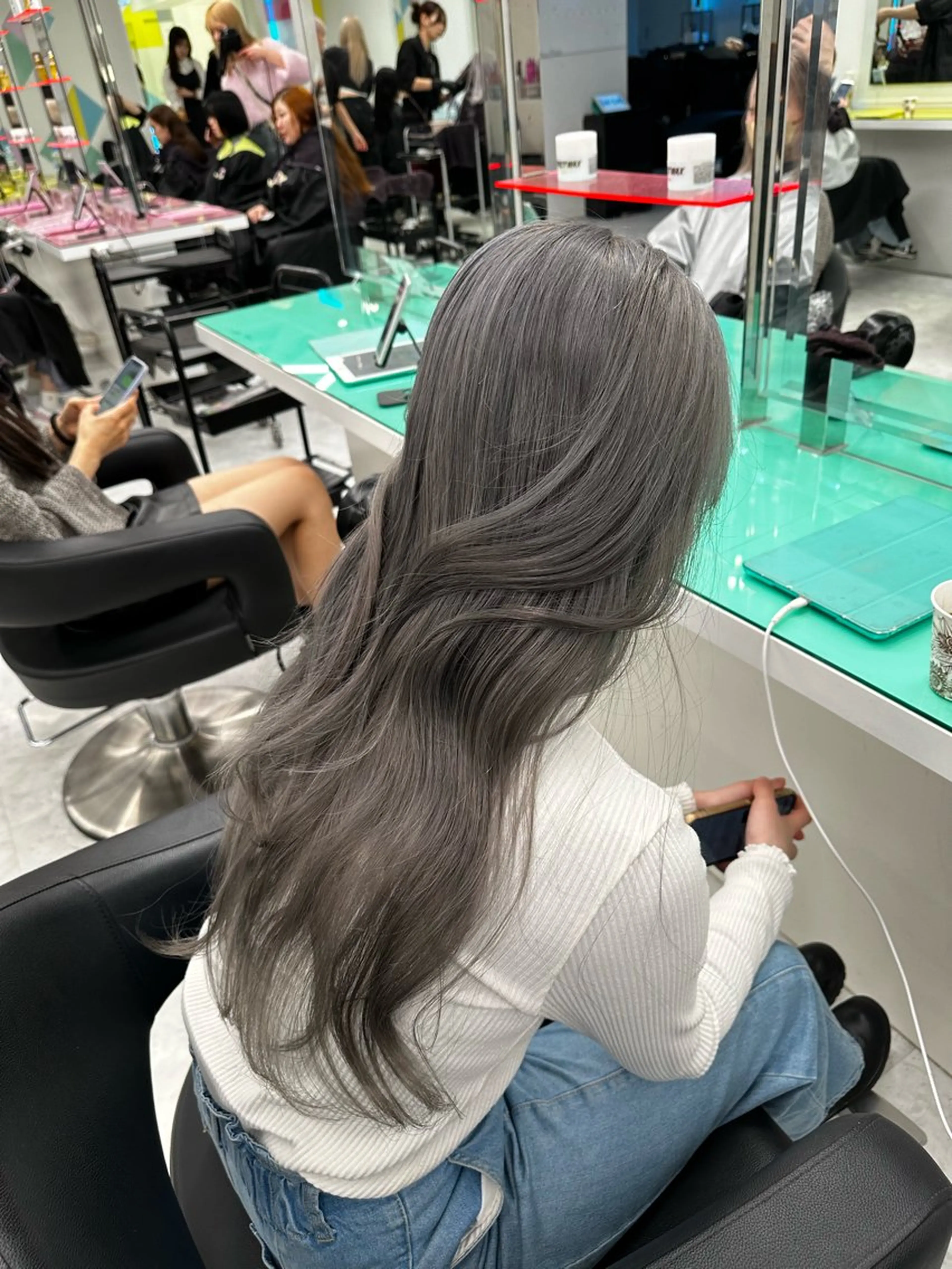 ロング カラー ヘアアレンジ 🌈艶カラー/ 韓国風レイヤーカットのヘアスタイル