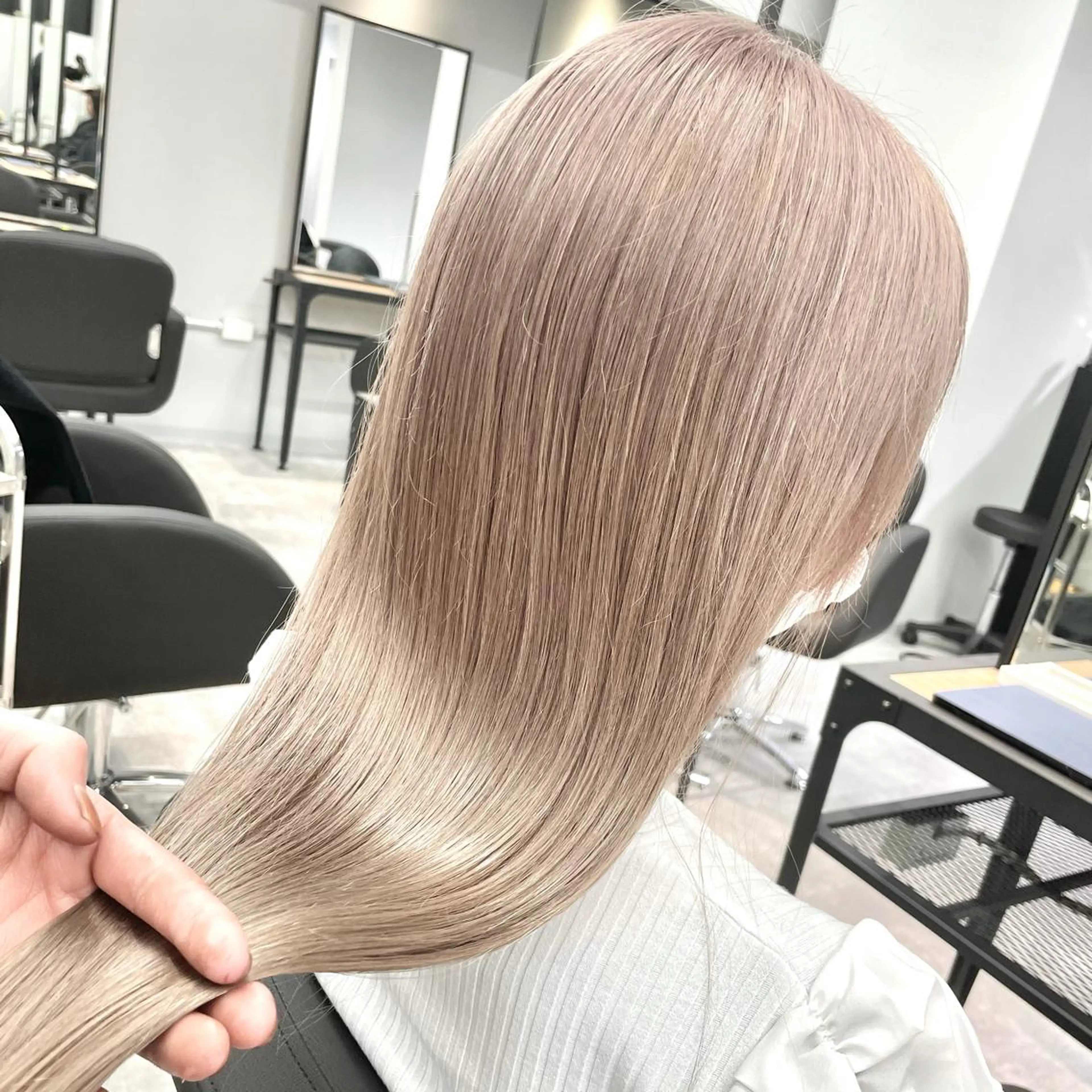 ロング カラー ハイトーンカラー MiL所属・✨ハイトーン✨ 濱田知孝のヘアスタイル