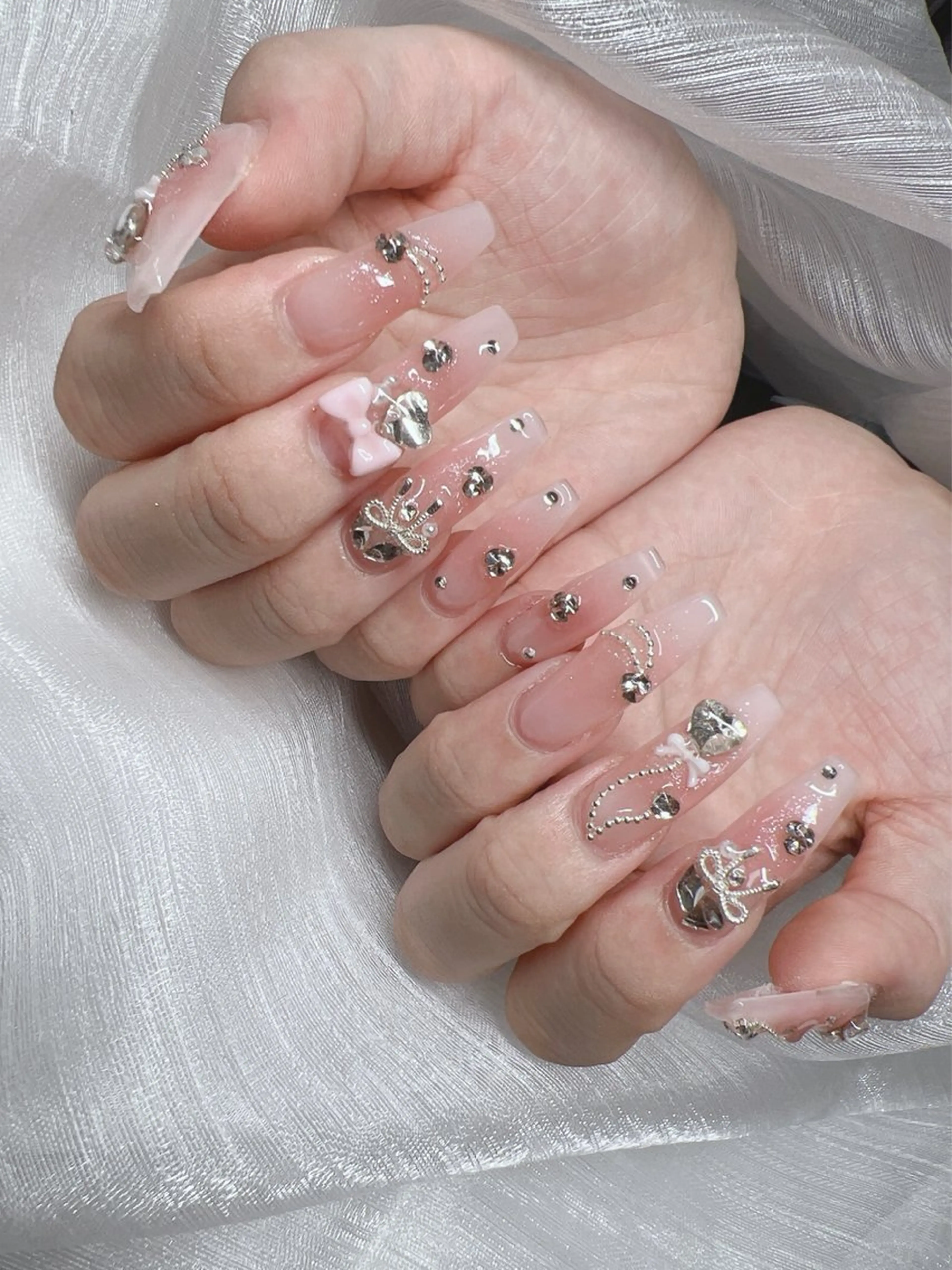 ネイル 長さ出し グラデーション キラキラネイル マグネットネイル ニュアンスネイル ハンドネイル Lee Nails チップ長さだし専門店のネイルデザイン