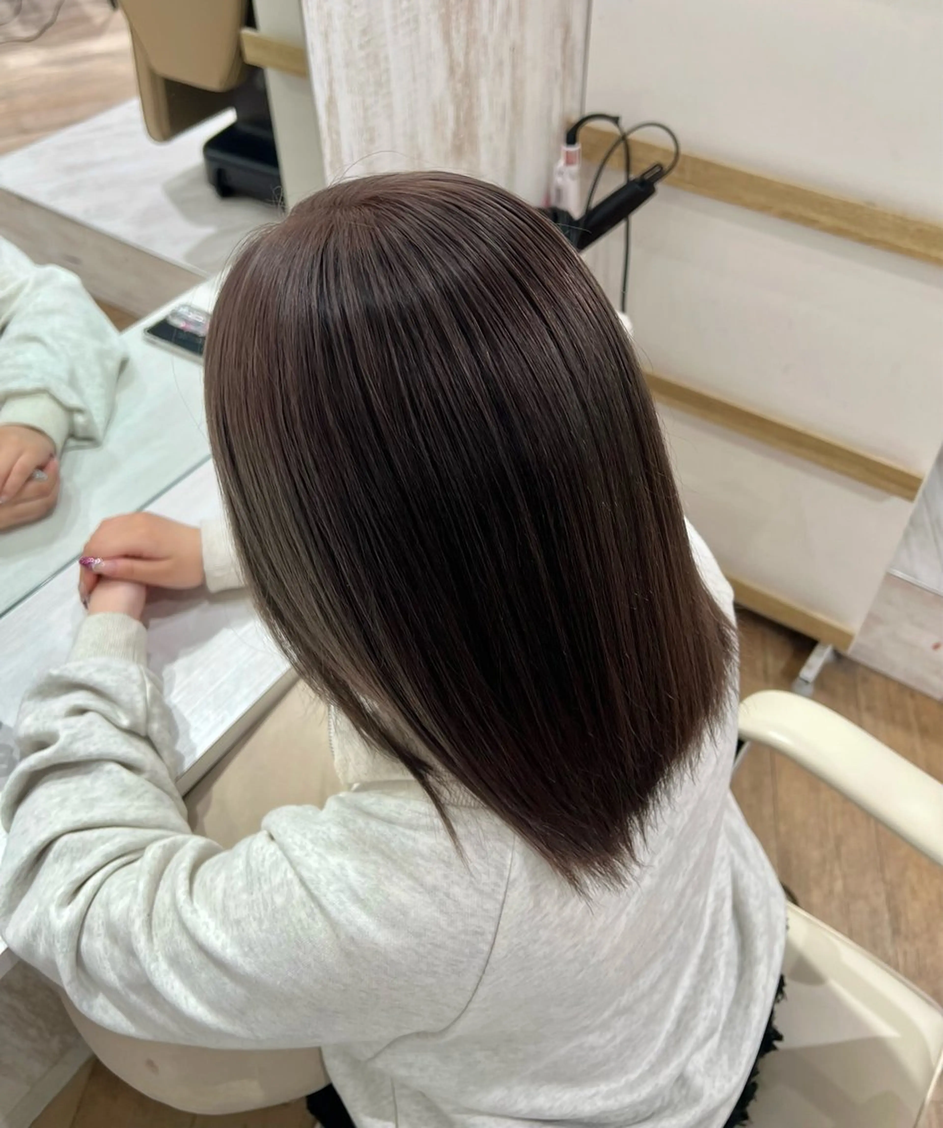 セミロング カラー 新宿/レイヤー/ ブリーチ/西川翔真のヘアスタイル