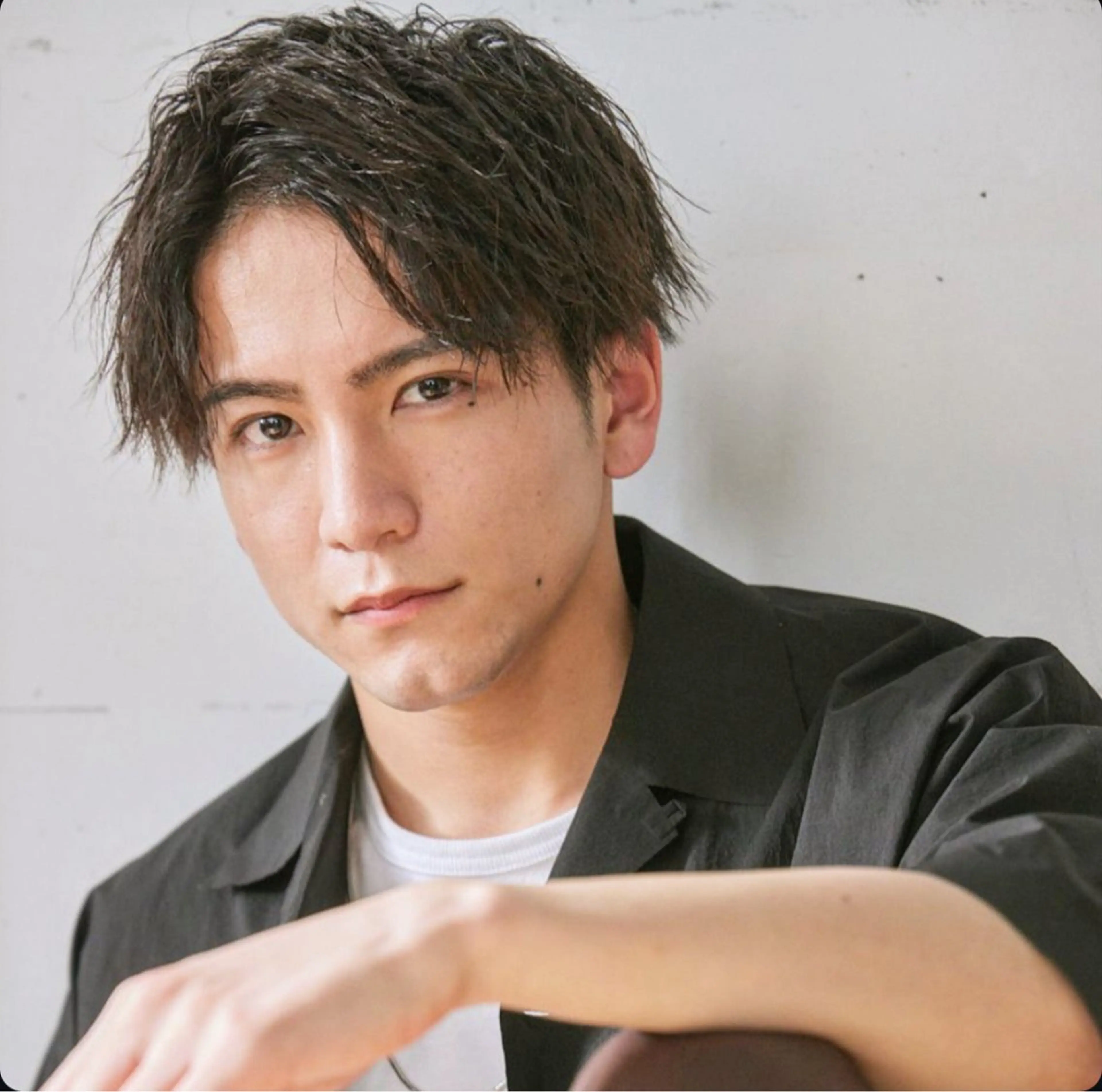 ミディアム パーマ メンズ カット パーマ cast 三宮所属・板岡 丈一のヘアスタイル
