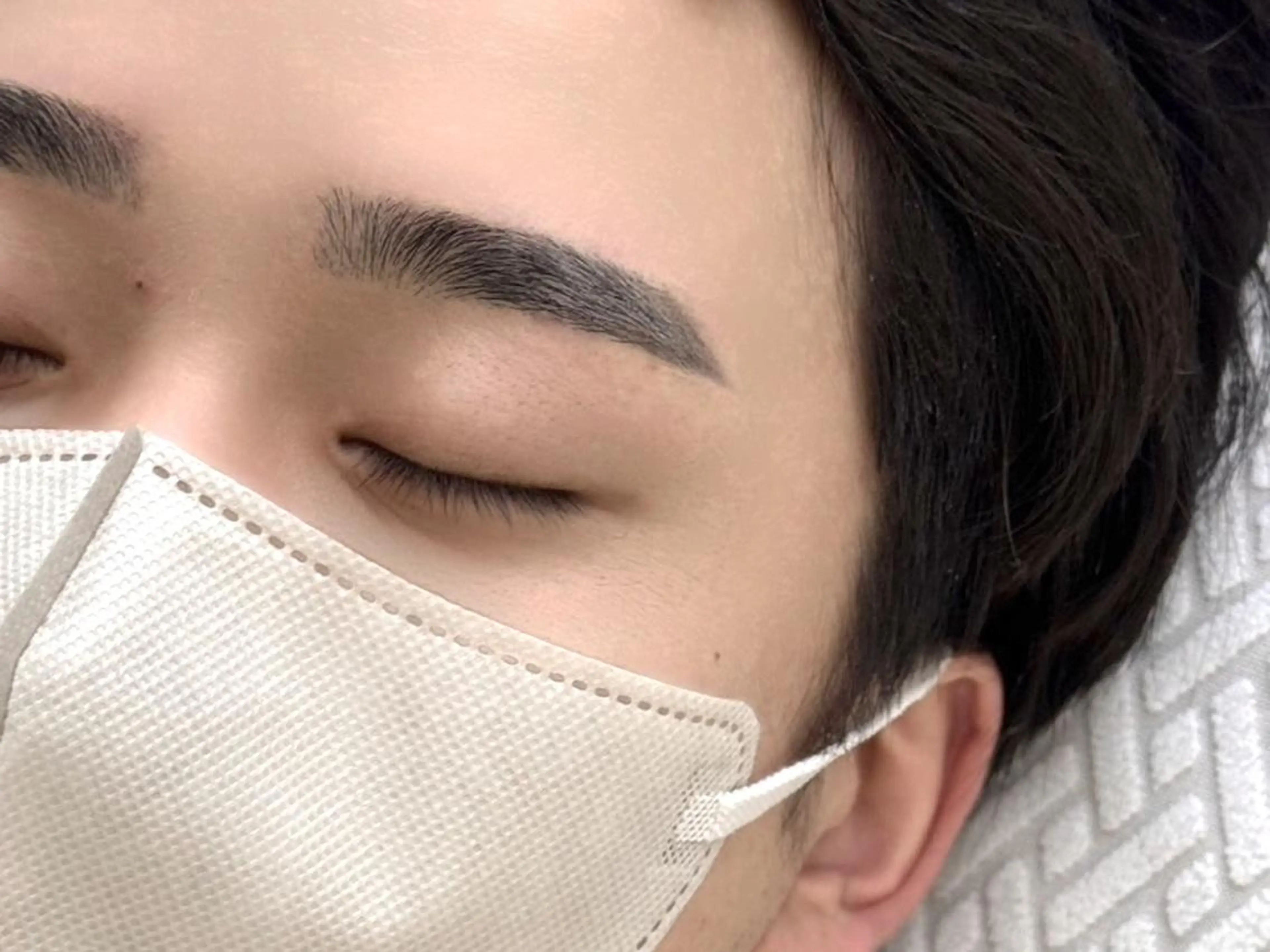 💼清潔感UP！メンズ眉WAX脱毛の写真