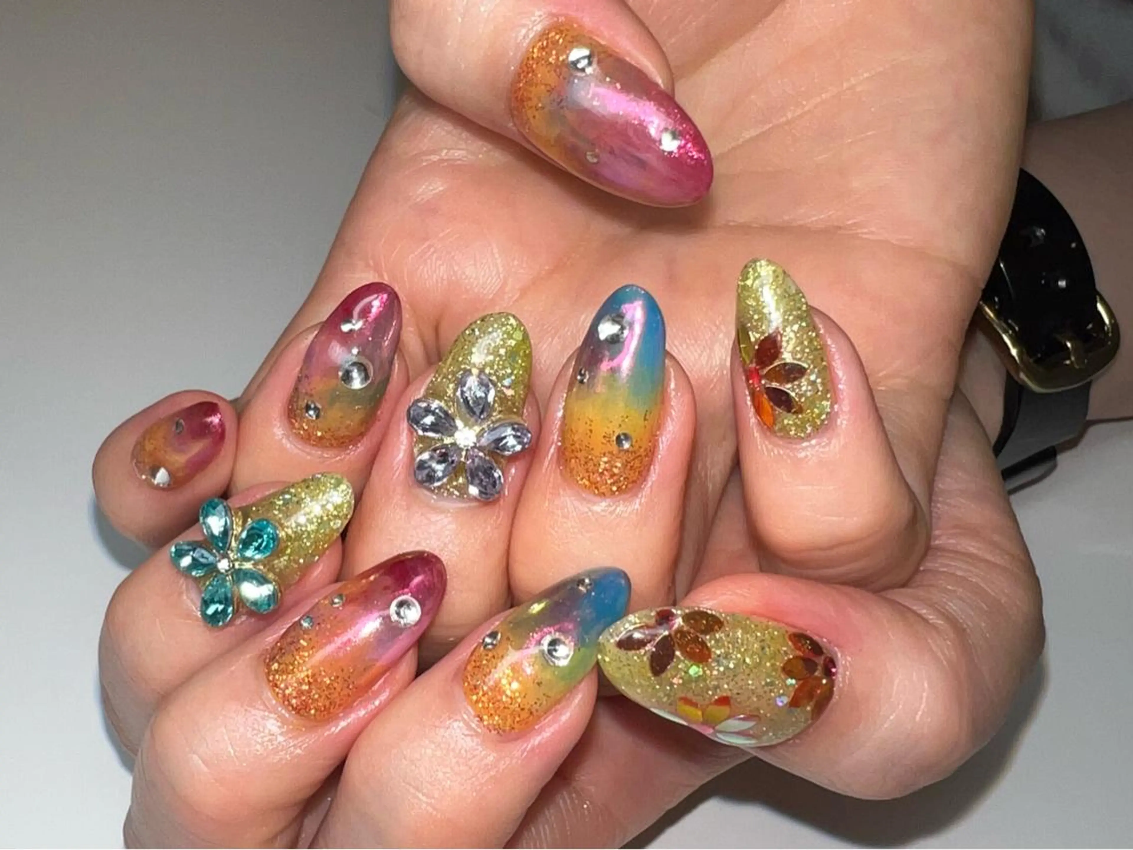 ミディアム ONIKA Nail 青山通り店所属・ONIKA Nail 表参道A4🦋2分のネイルデザイン