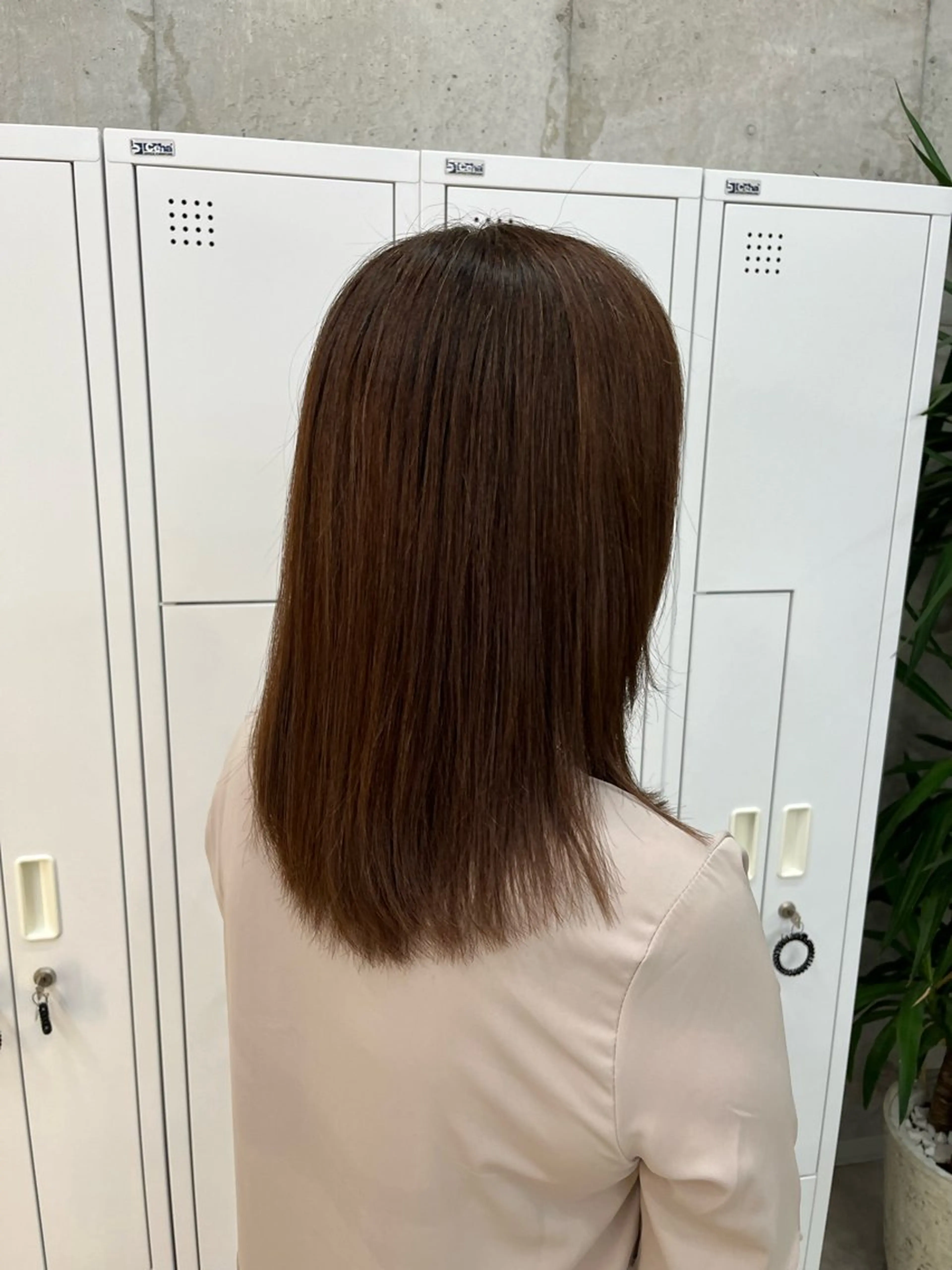 セミロング ヘアカラー 奥野碧🌈艶髪 /ダメージレスカラーのヘアスタイル