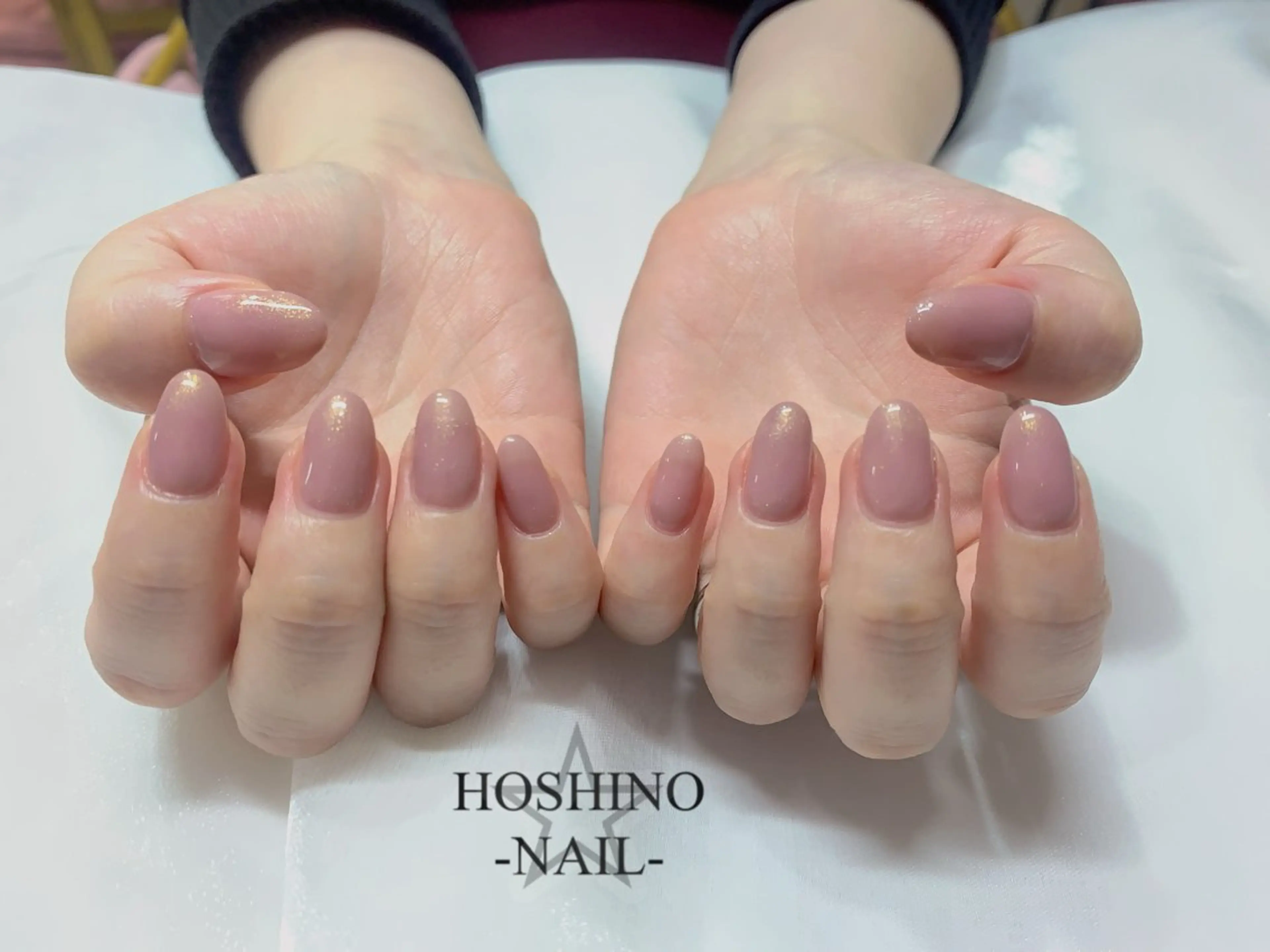 ネイル ゴールド キラキラネイル ラメ(グリッター) オフィスネイル ワンカラーネイル ハンドネイル ハンドケア ★HOSHINO NAIL★ナナミのネイルデザイン