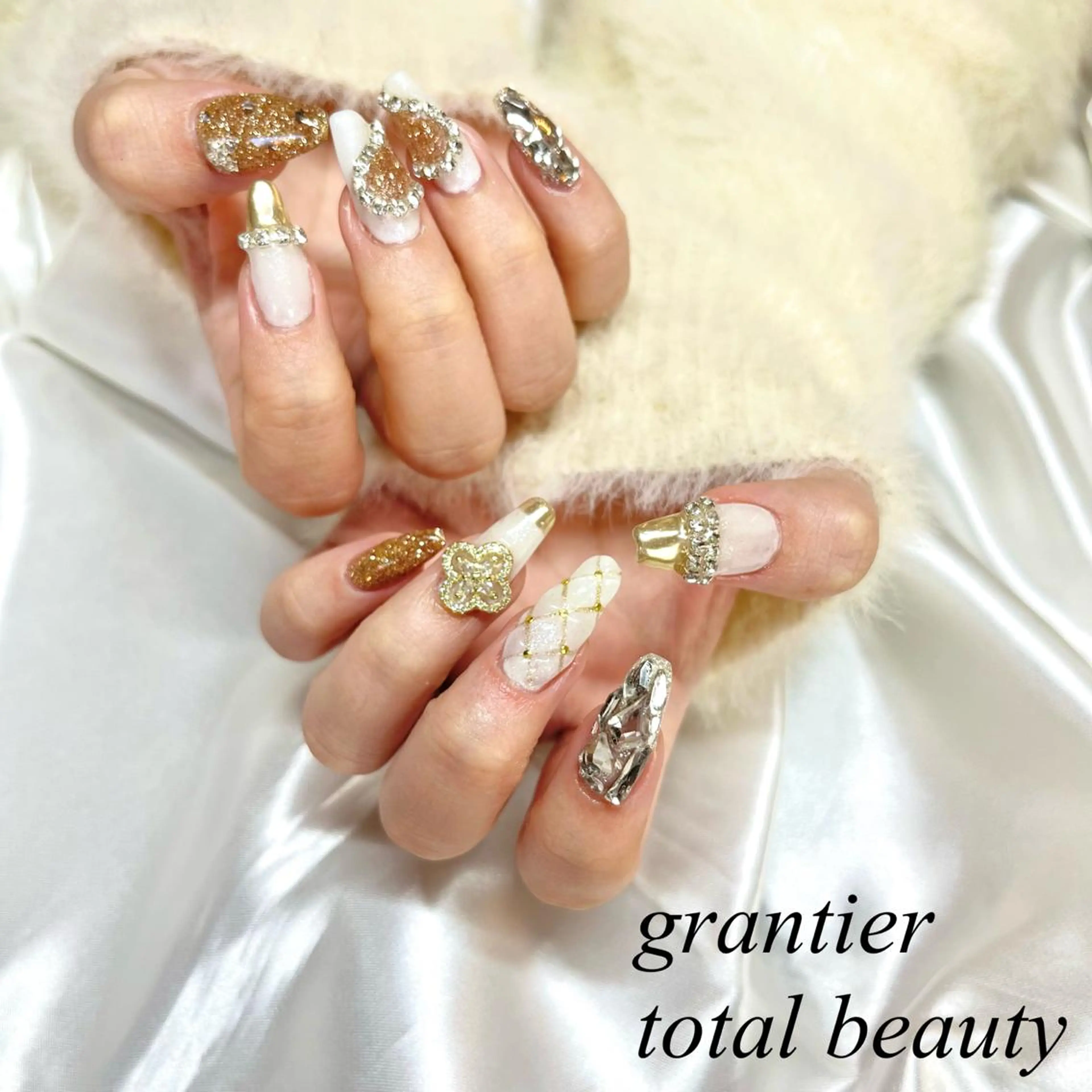 ネイル キラキラネイル grantier beautyのネイルデザイン