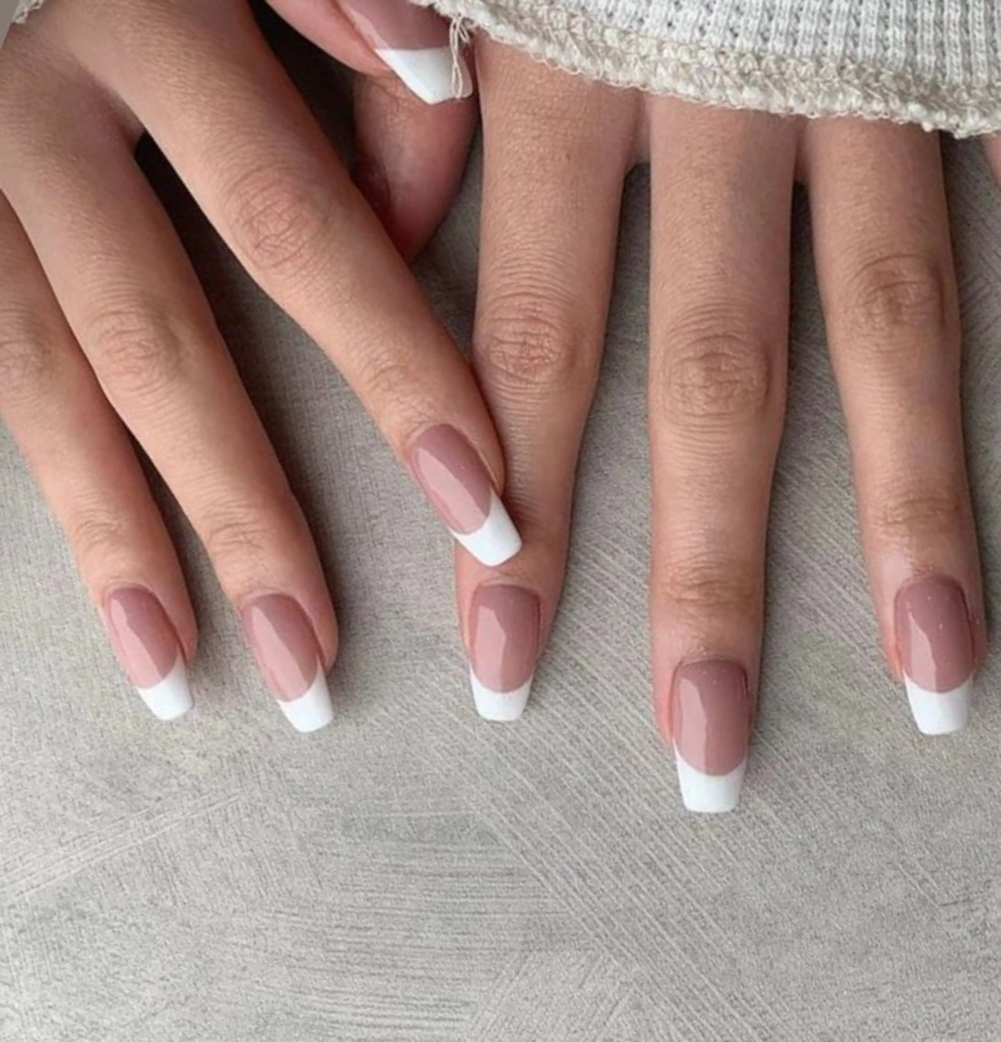ネイル フレンチネイル ハンドネイル MORE-NAIL所属・Miki. MORE -NAILのネイルデザイン